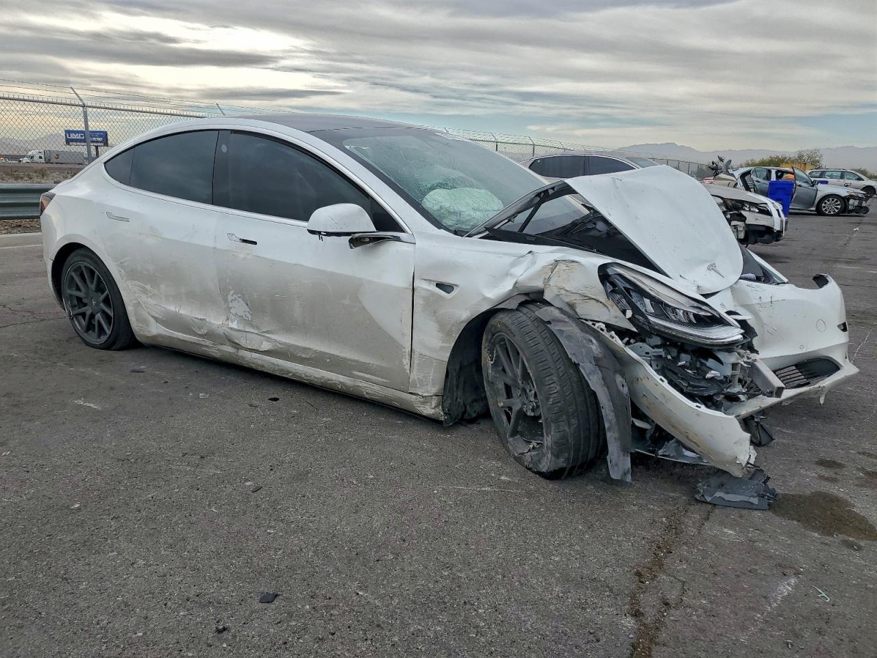 2020 TESLA MODEL 3 photo 4
