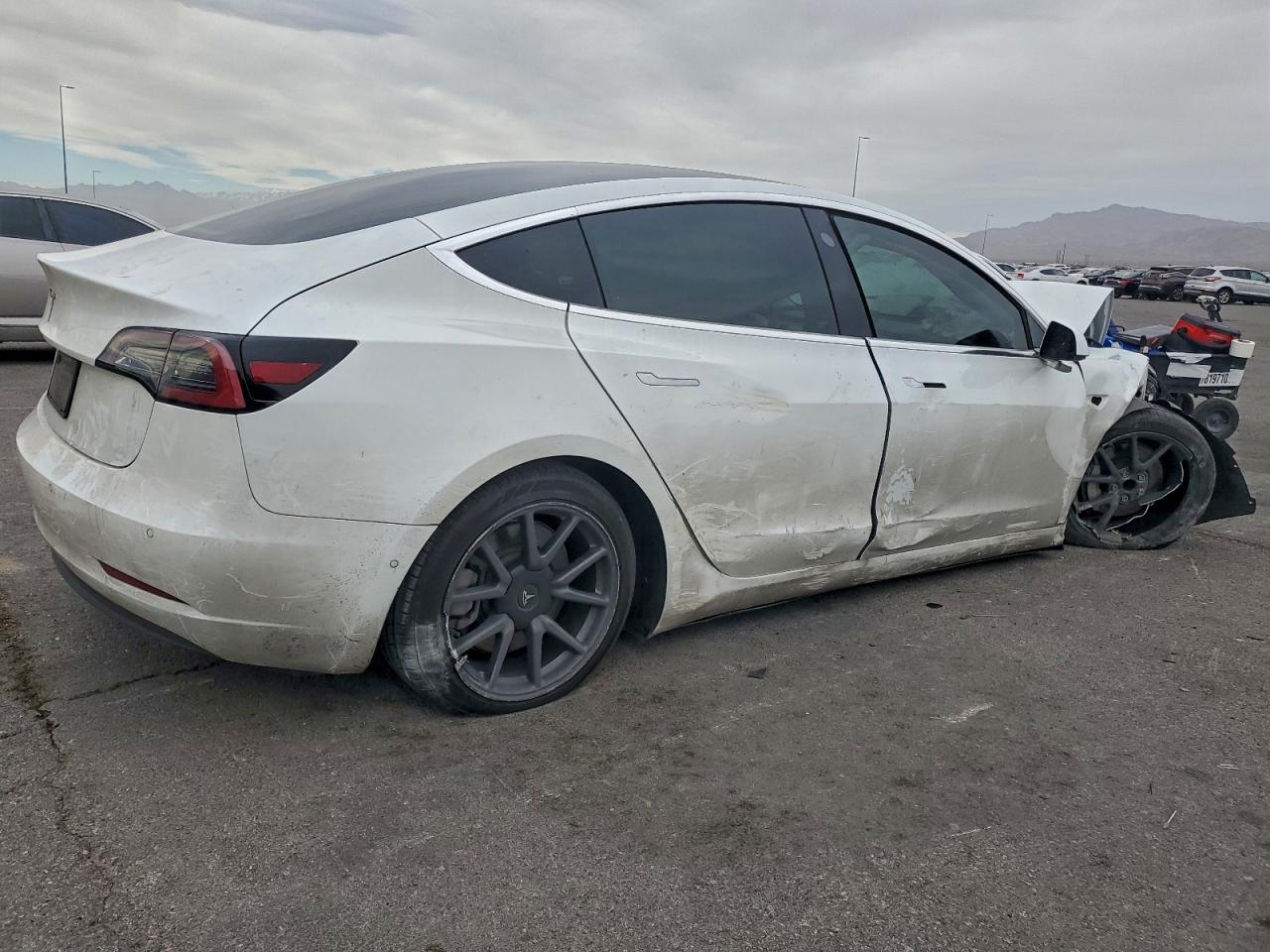 2020 TESLA MODEL 3 photo 3