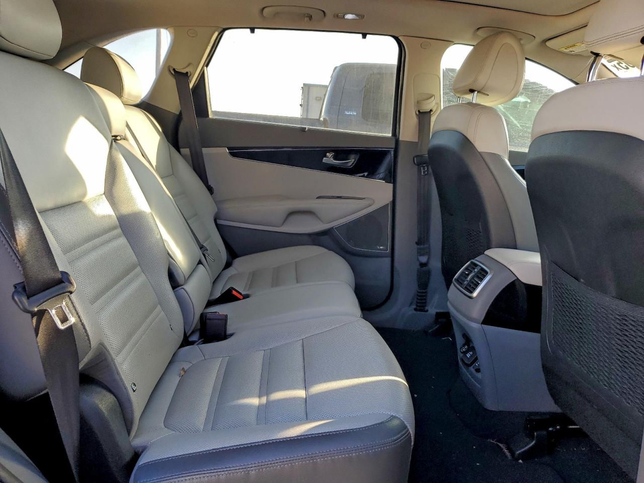 2016 KIA SORENTO SX photo 11