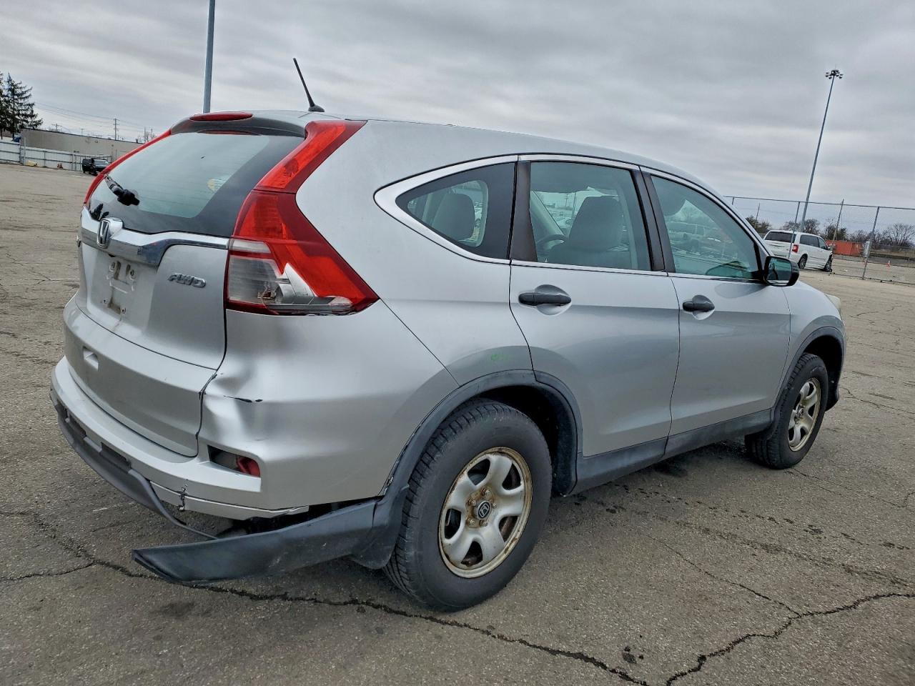 2015 HONDA CR-V LX photo 3