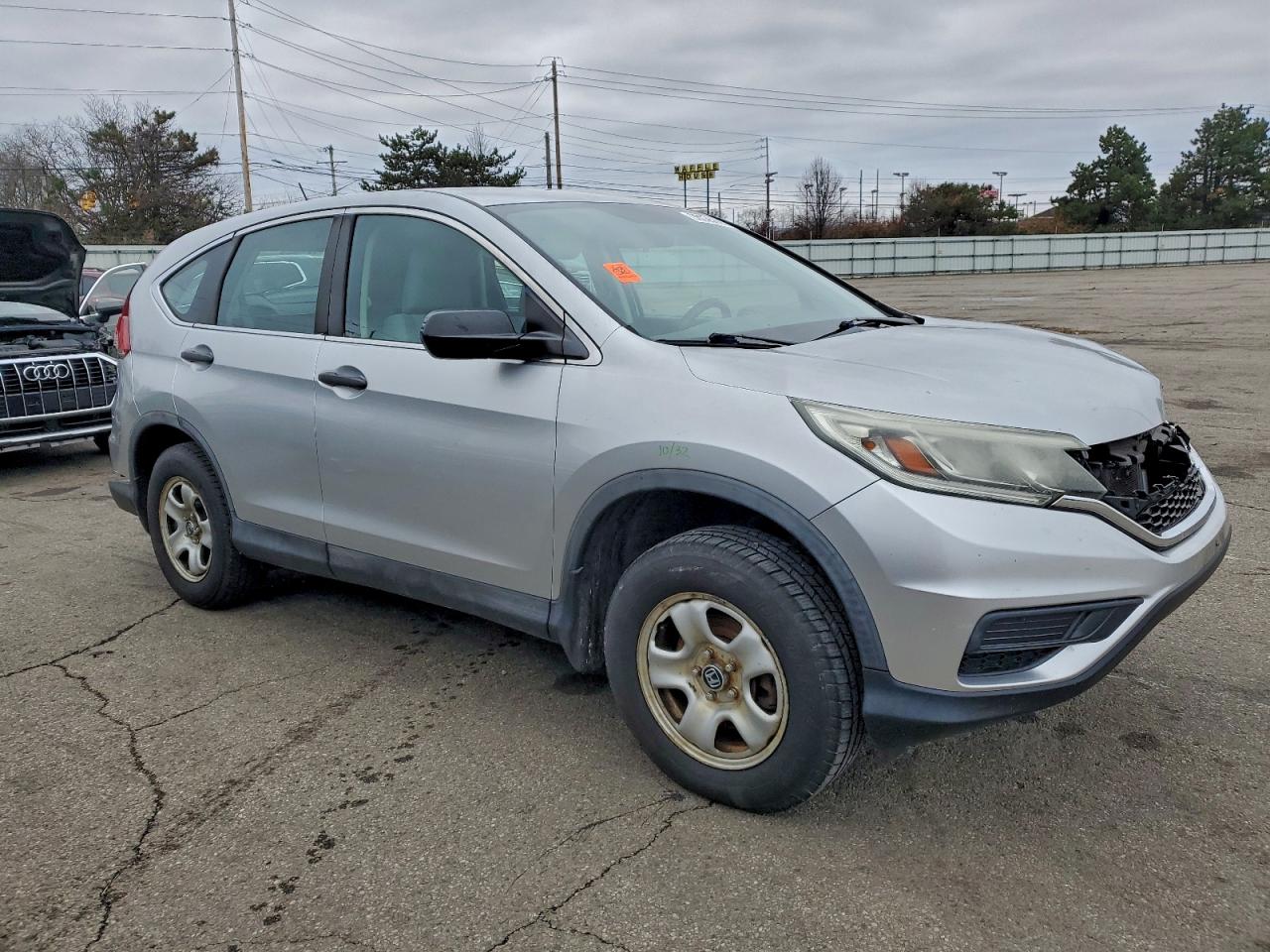 2015 HONDA CR-V LX photo 4