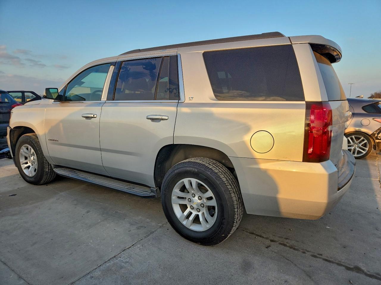 2016 CHEVROLET TAHOE C1500 LT photo 2