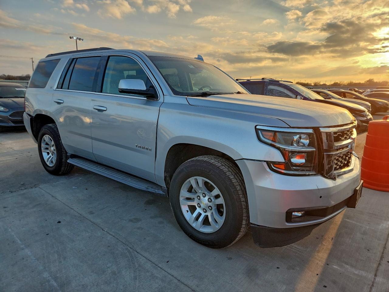 2016 CHEVROLET TAHOE C1500 LT photo 4