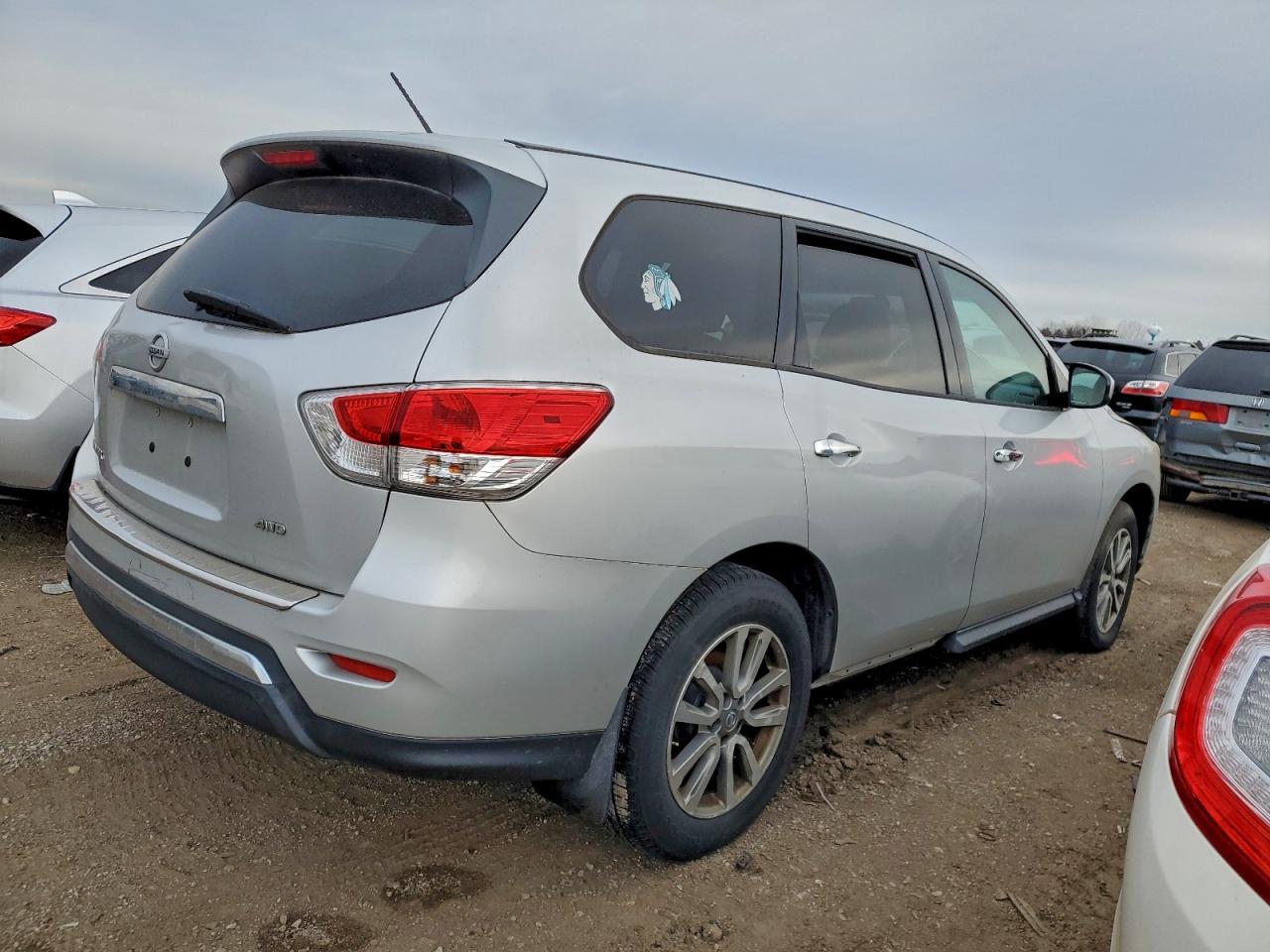 2013 NISSAN PATHFINDER S photo 5