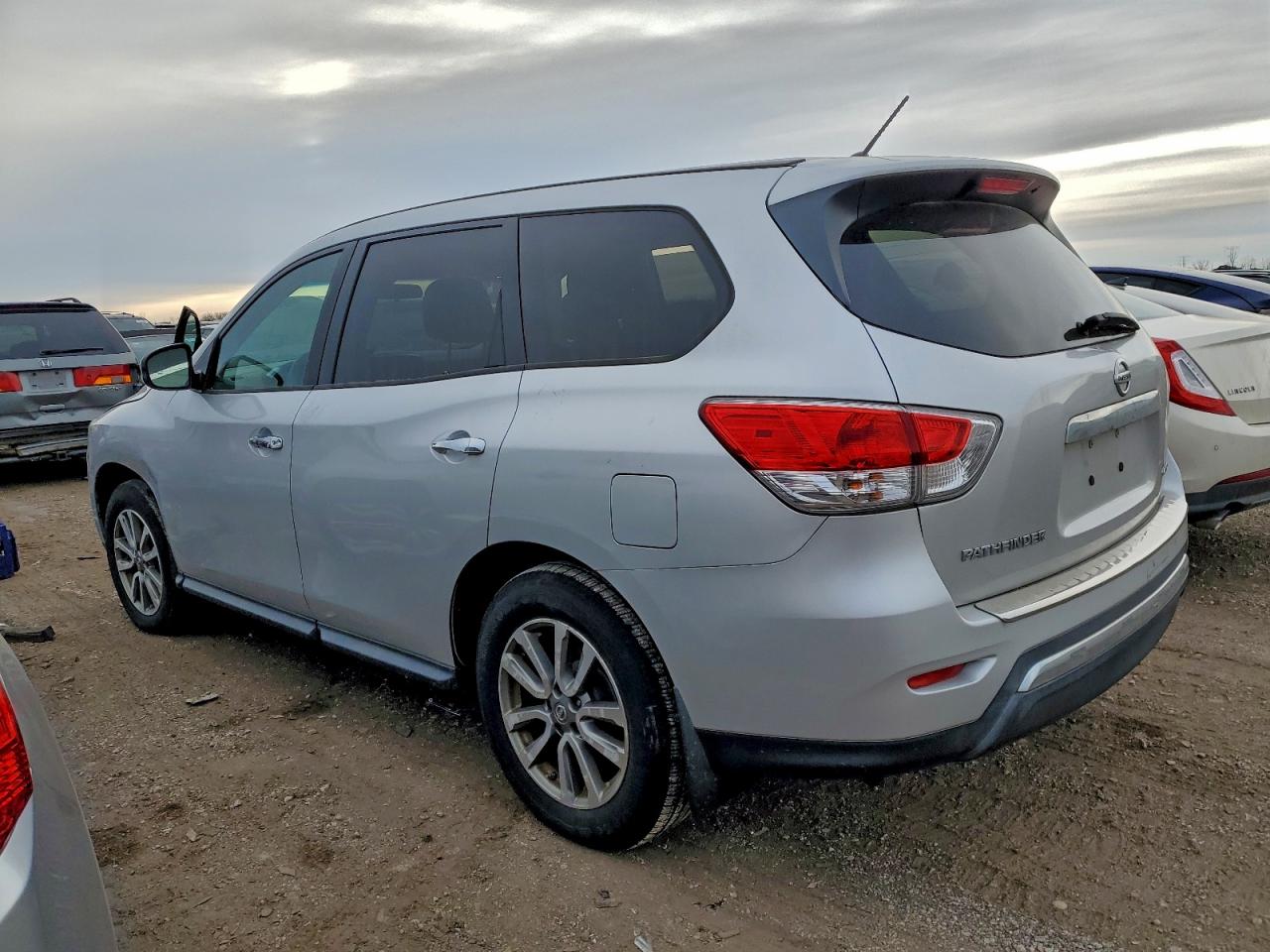 2013 NISSAN PATHFINDER S photo 3