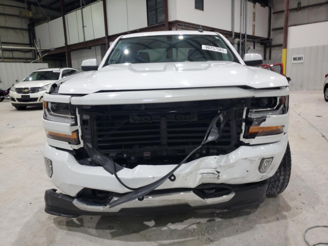 2017 CHEVROLET SILVERADO K1500 LT photo 5