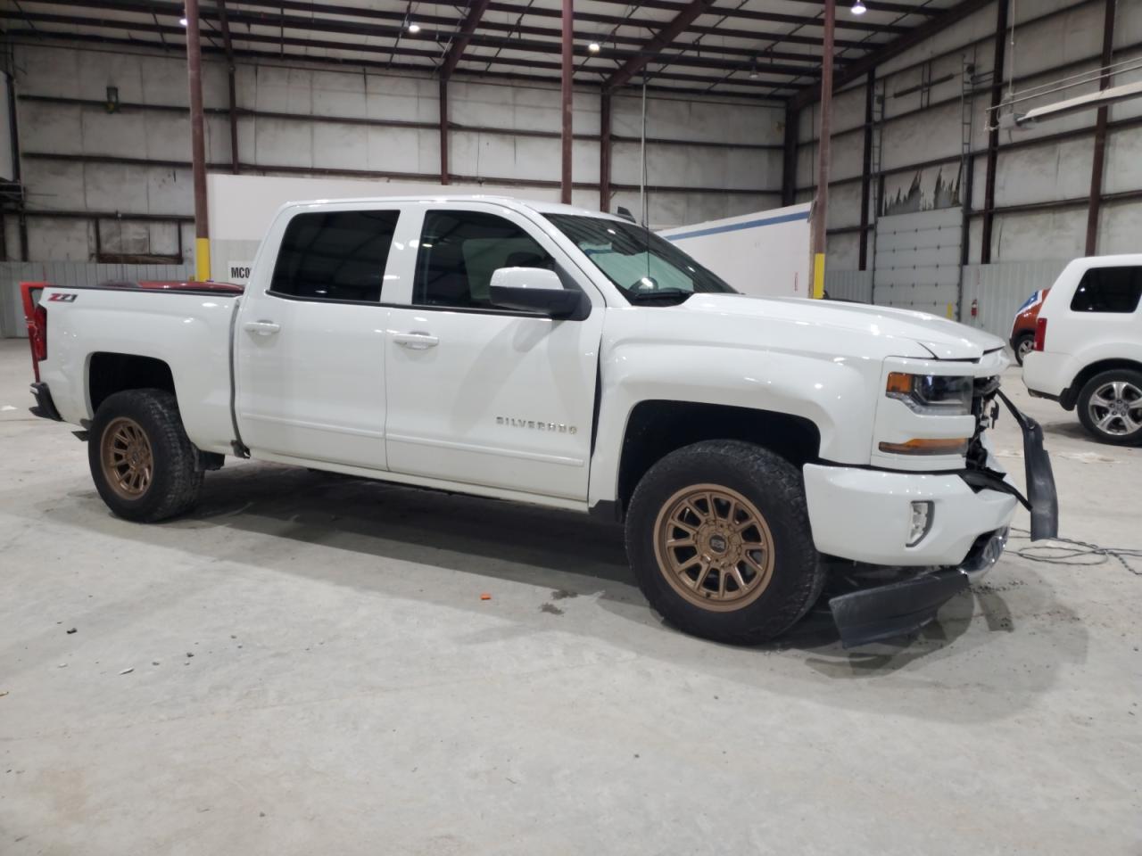 2017 CHEVROLET SILVERADO K1500 LT photo 4
