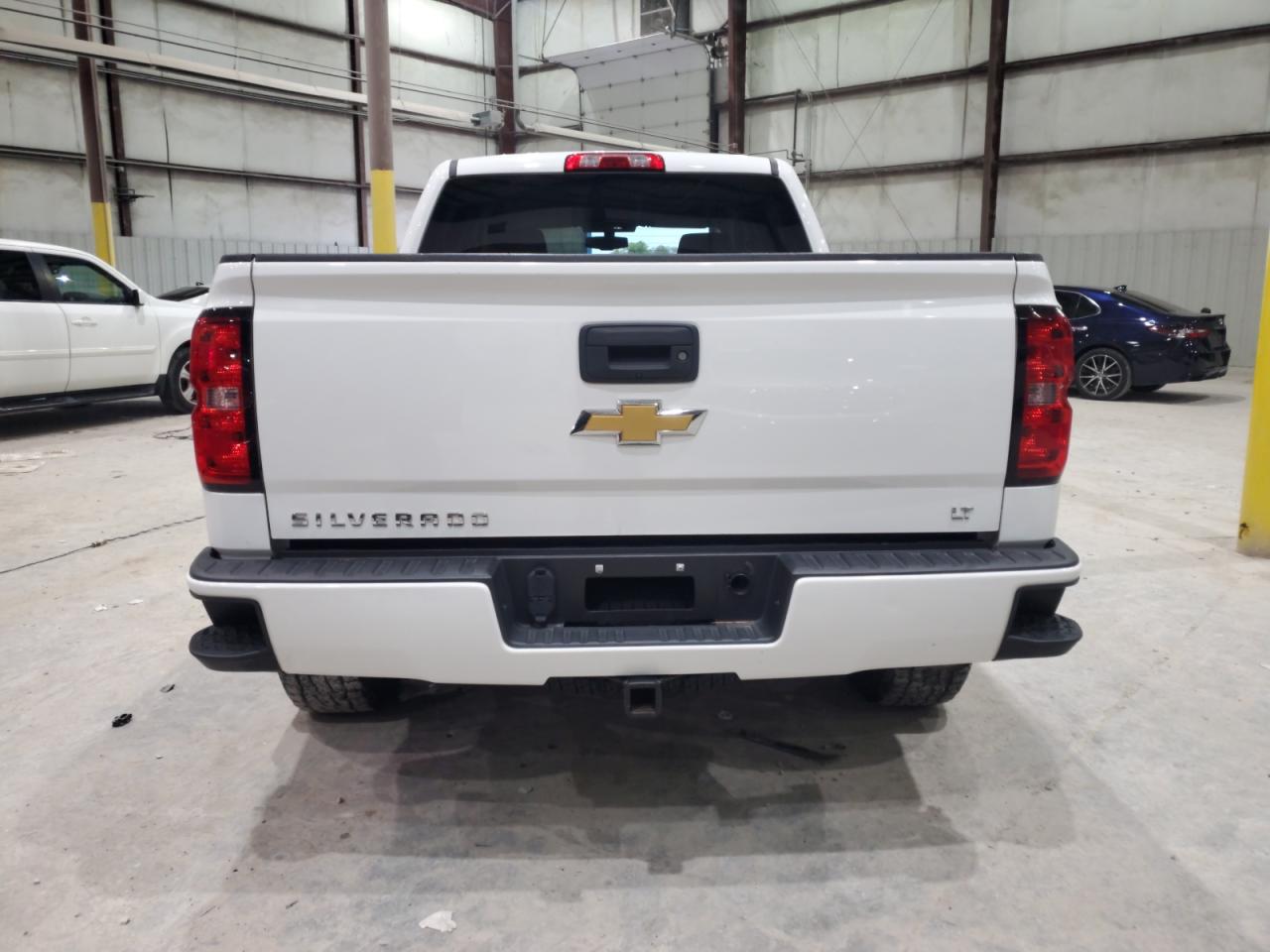 2017 CHEVROLET SILVERADO K1500 LT photo 6
