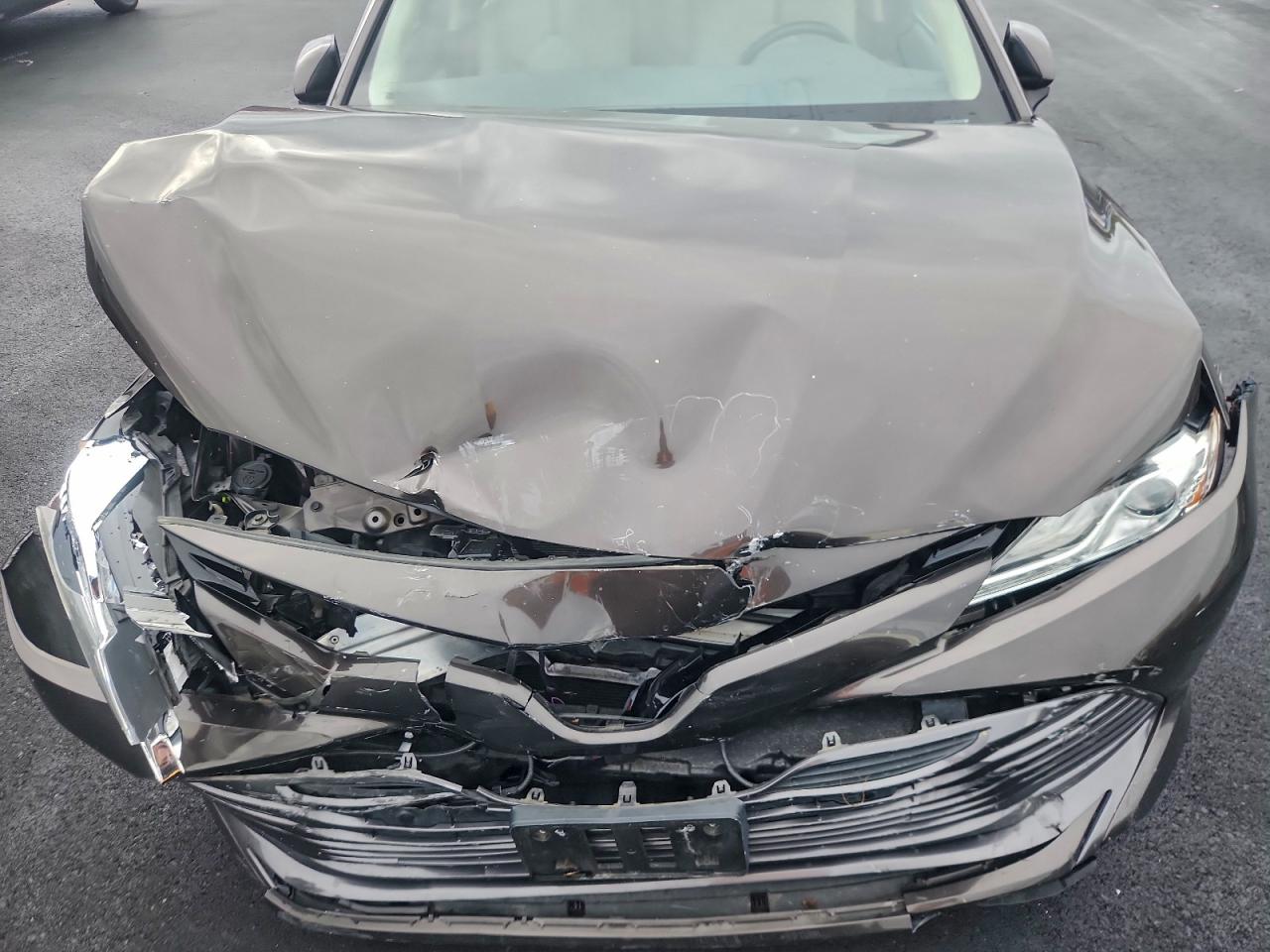 2018 TOYOTA CAMRY L photo 11