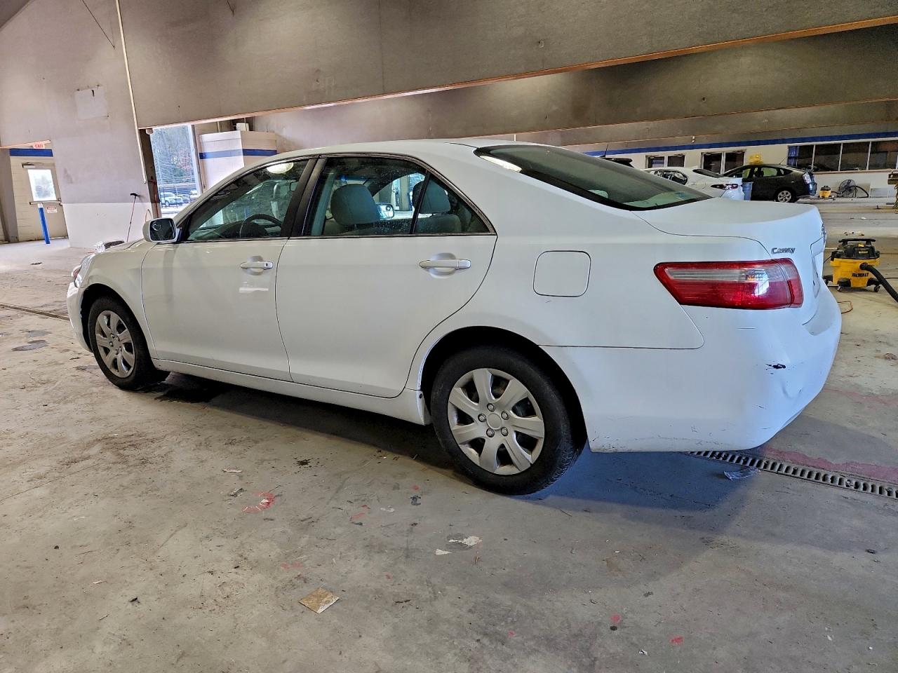 2009 TOYOTA CAMRY BASE photo 2