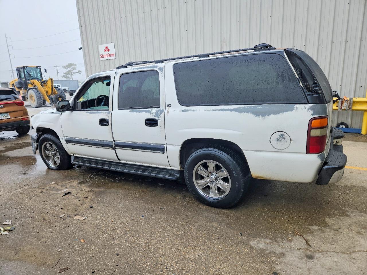 2002 CHEVROLET SUBURBAN C1500 photo 2