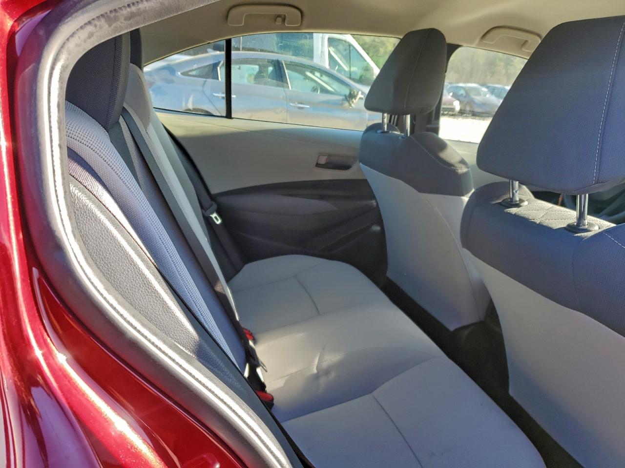 2022 TOYOTA COROLLA LE photo 10