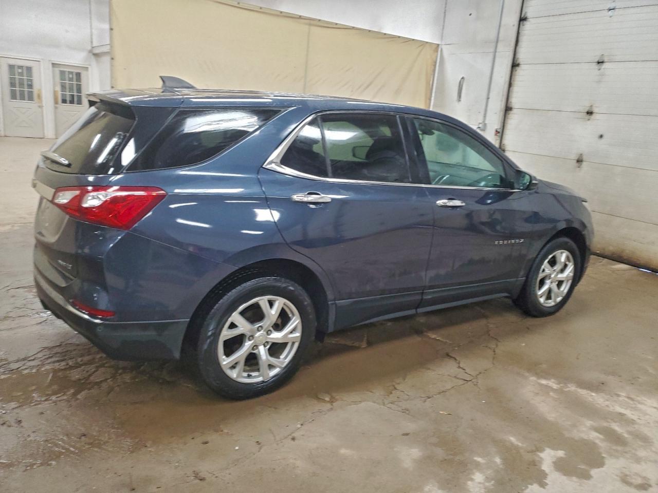 2018 CHEVROLET EQUINOX LT photo 3
