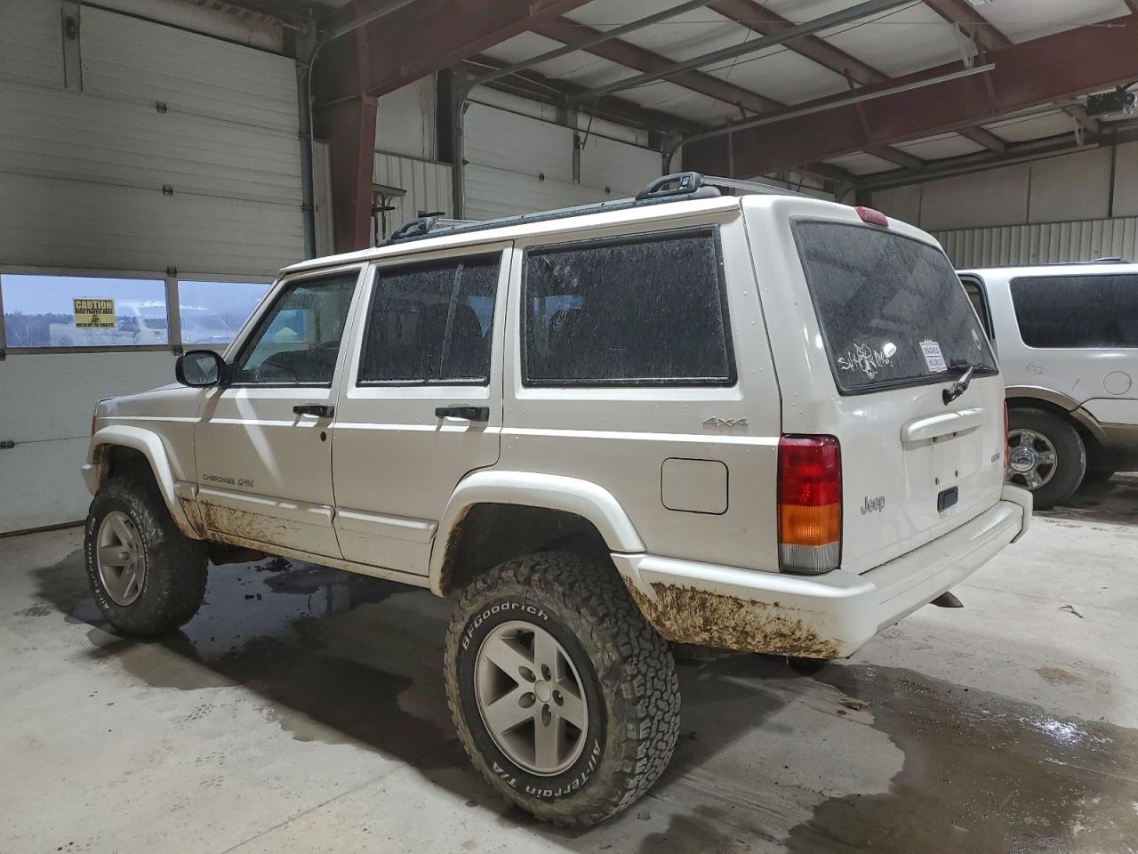 2000 JEEP CHEROKEE CLASSIC photo 2