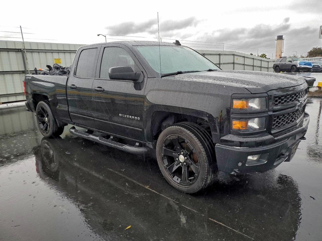 2015 CHEVROLET SILVERADO K1500 LT photo 4