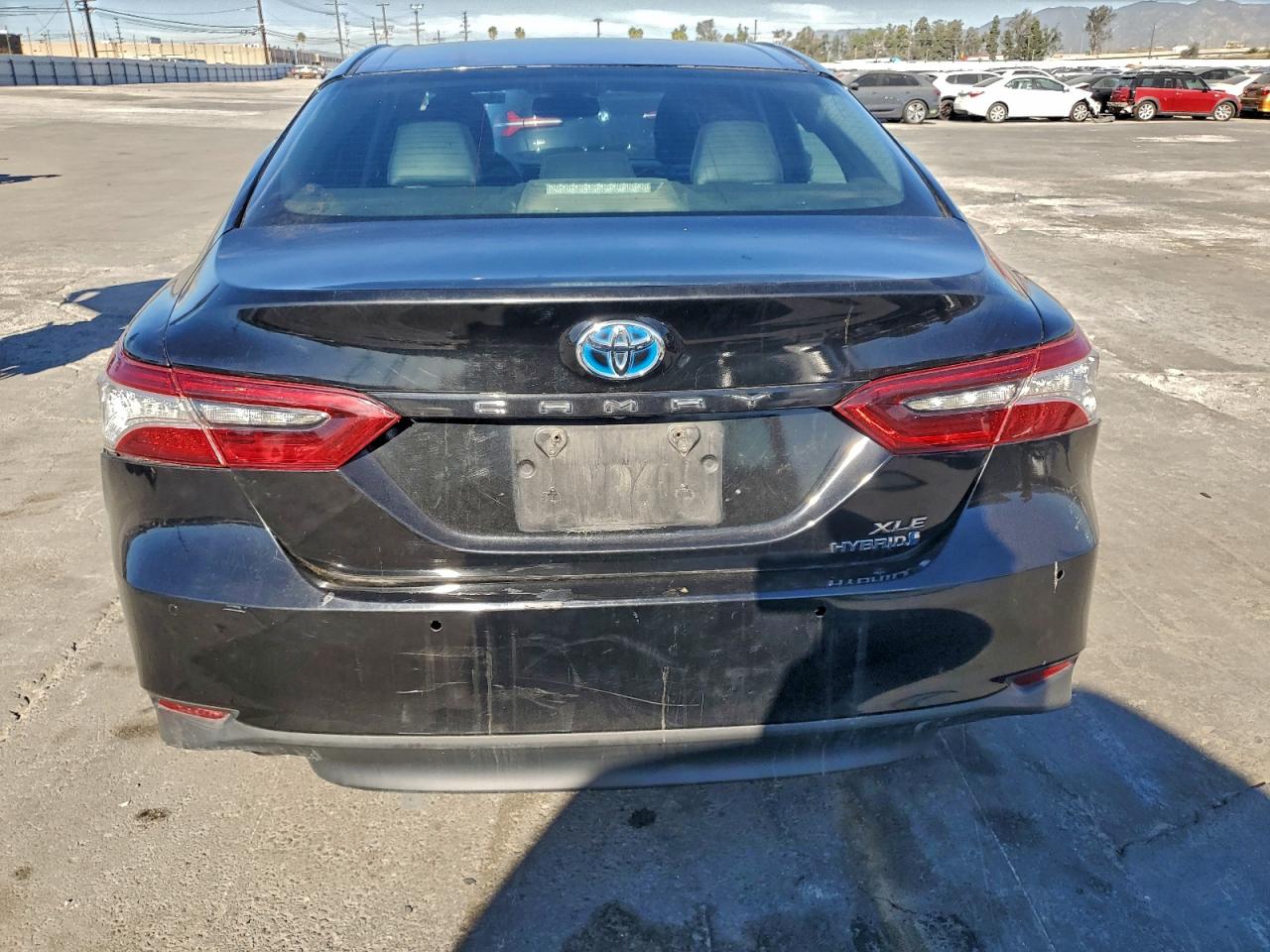 2018 TOYOTA CAMRY HYBRID photo 6
