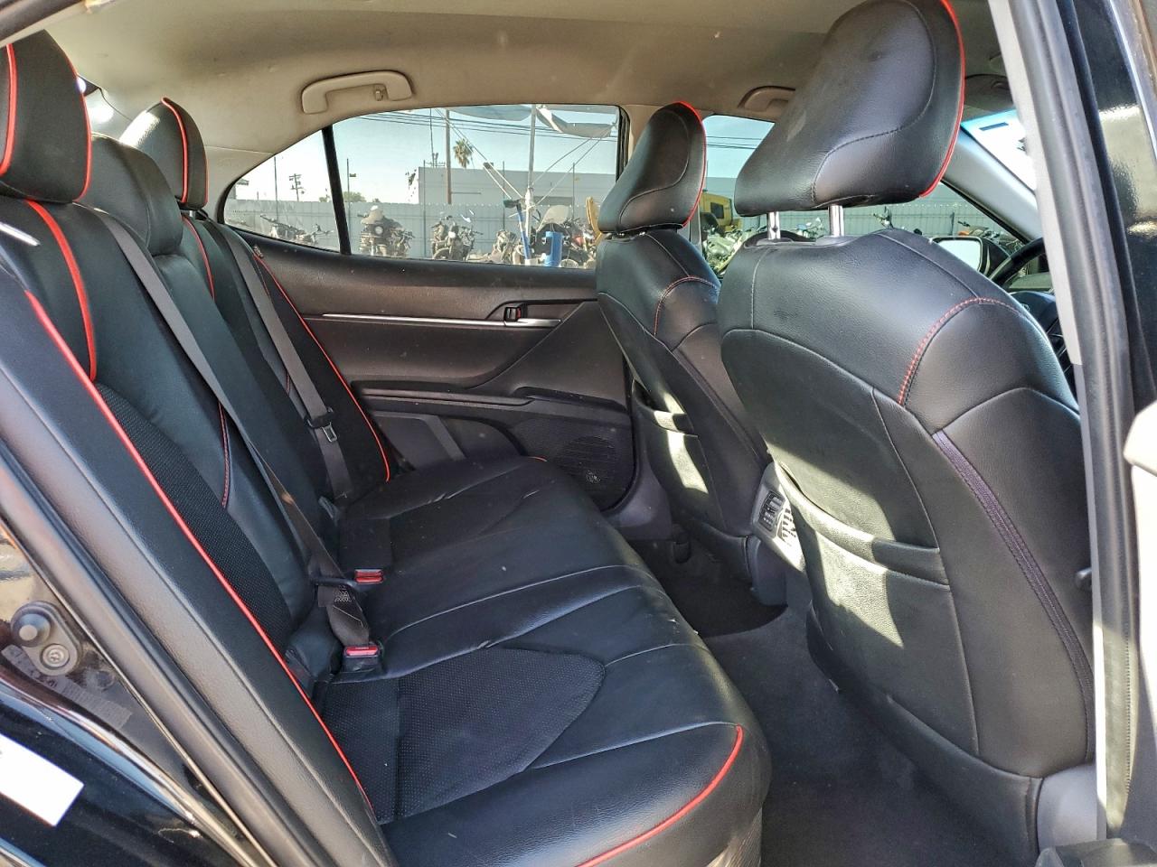 2018 TOYOTA CAMRY HYBRID photo 10