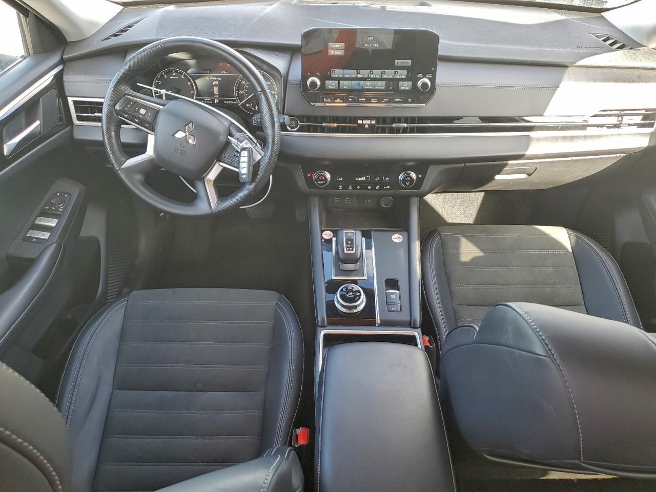 2024 MITSUBISHI OUTLANDER SE photo 8