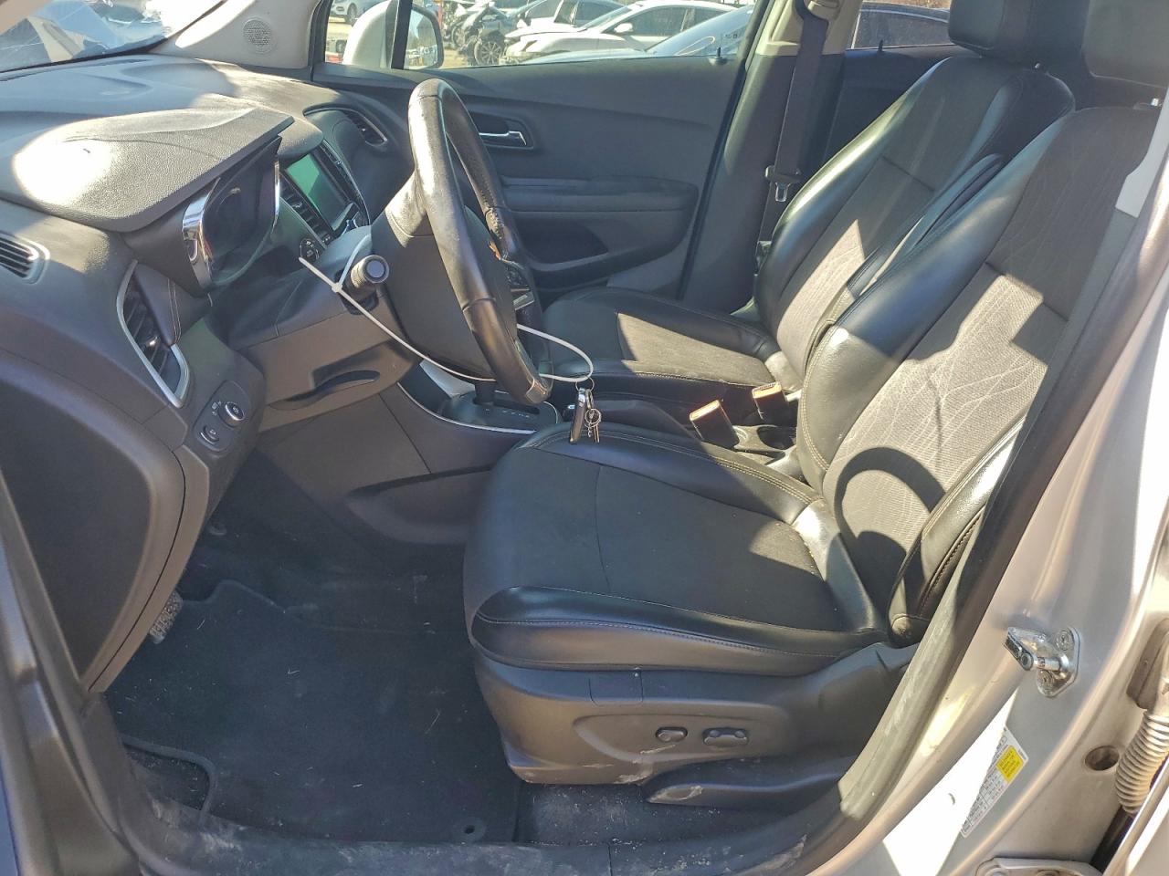 2021 CHEVROLET TRAX 1LT photo 7
