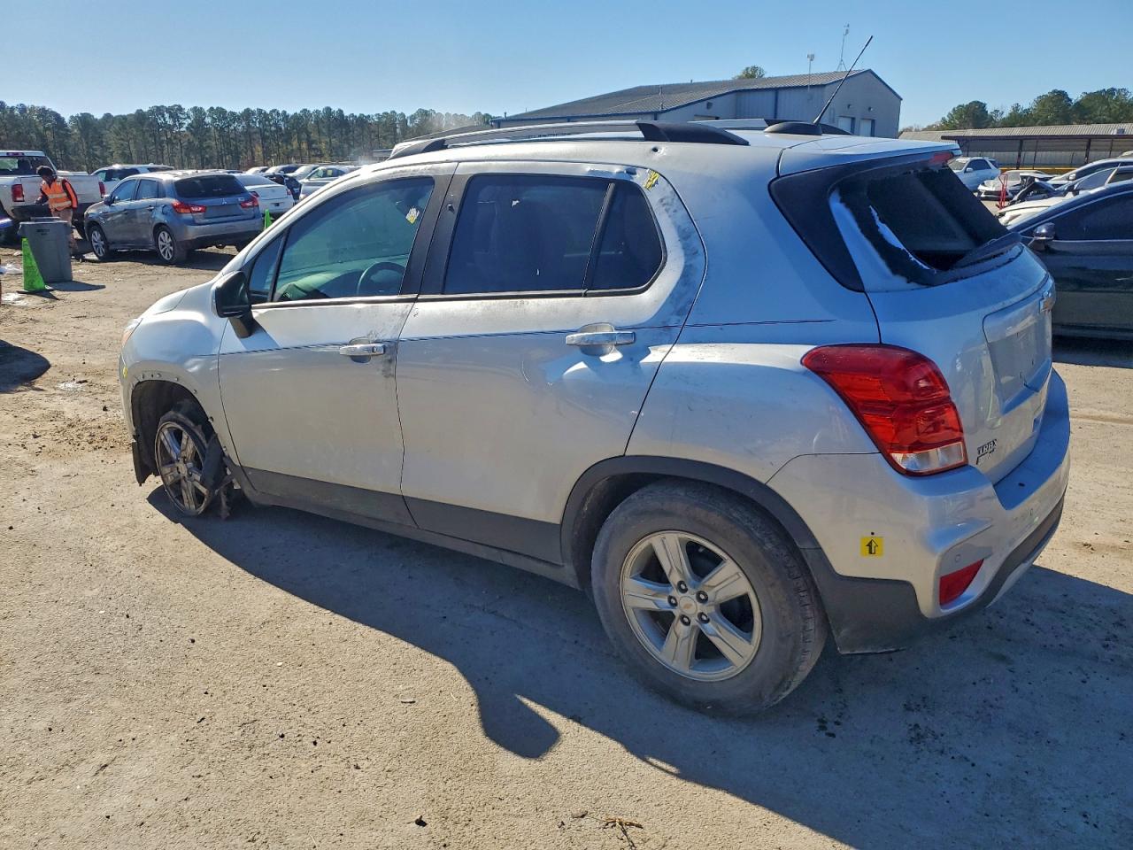 2021 CHEVROLET TRAX 1LT photo 2