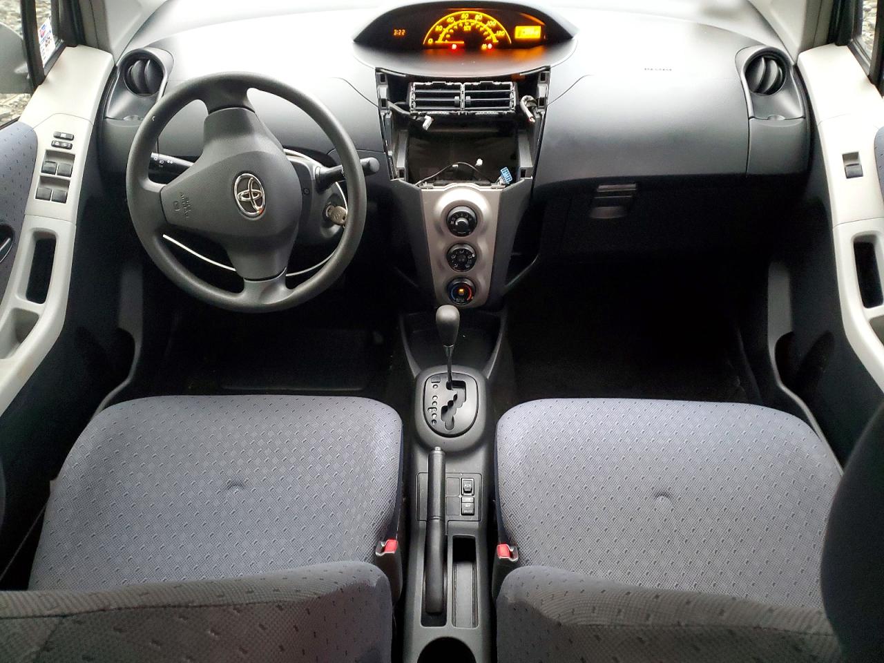 2010 TOYOTA YARIS photo 8