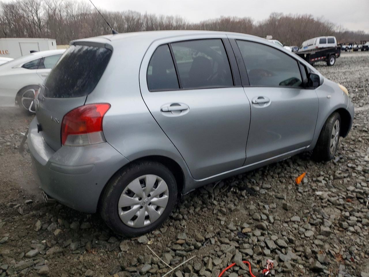 2010 TOYOTA YARIS photo 3