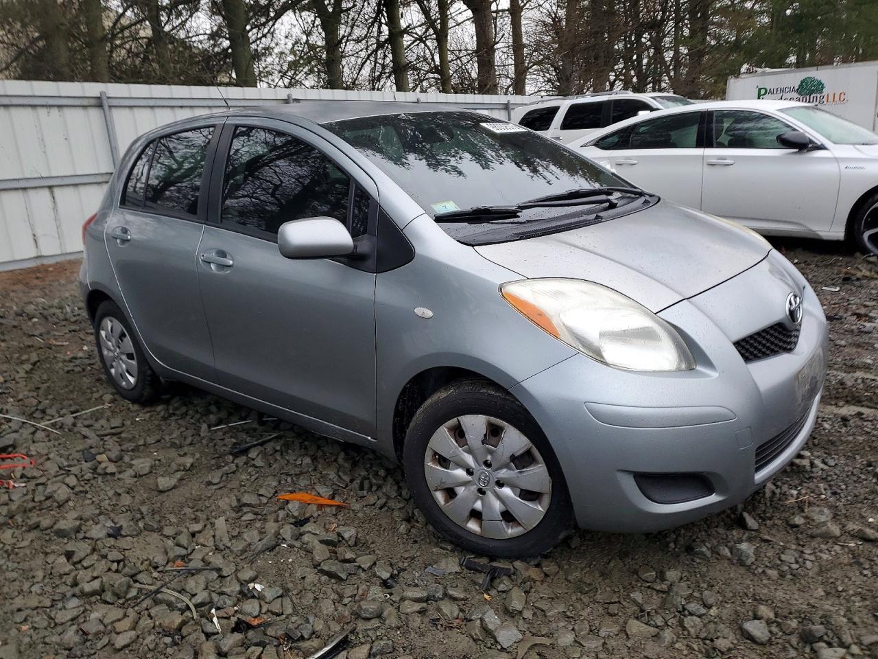 2010 TOYOTA YARIS photo 4