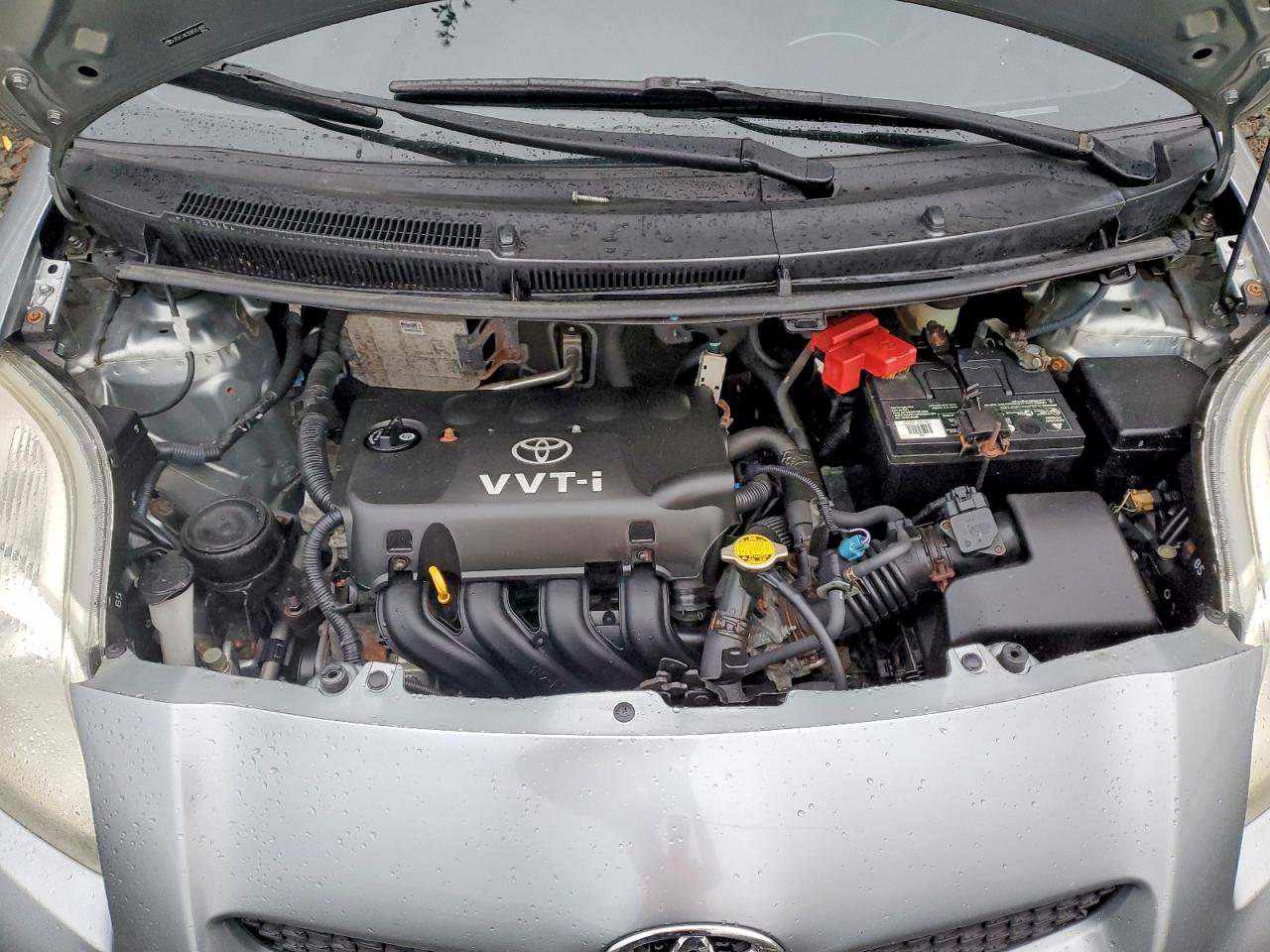 2010 TOYOTA YARIS photo 11