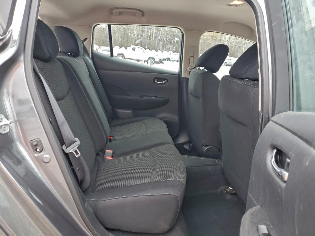 2017 NISSAN LEAF S photo 10