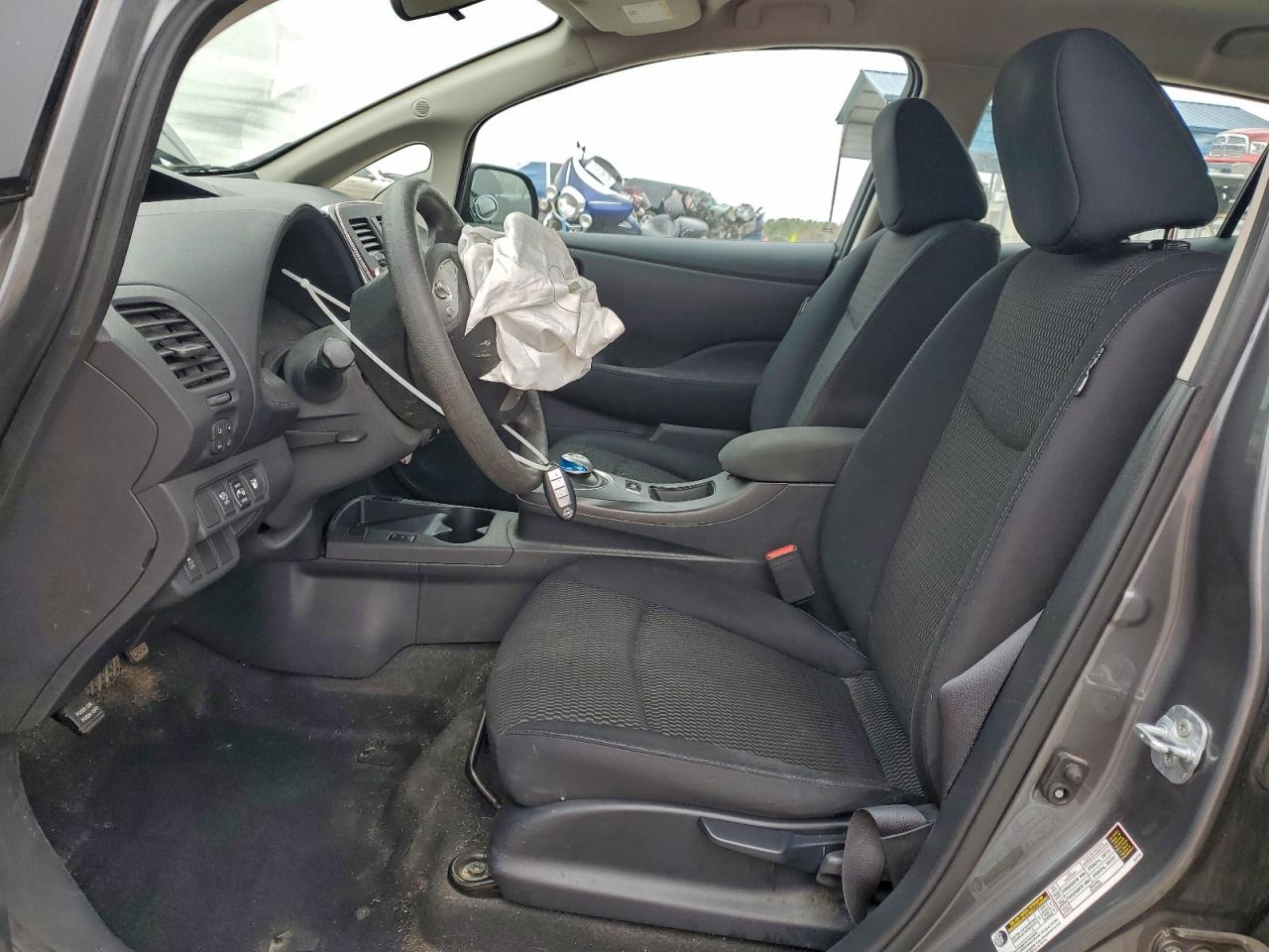 2017 NISSAN LEAF S photo 7