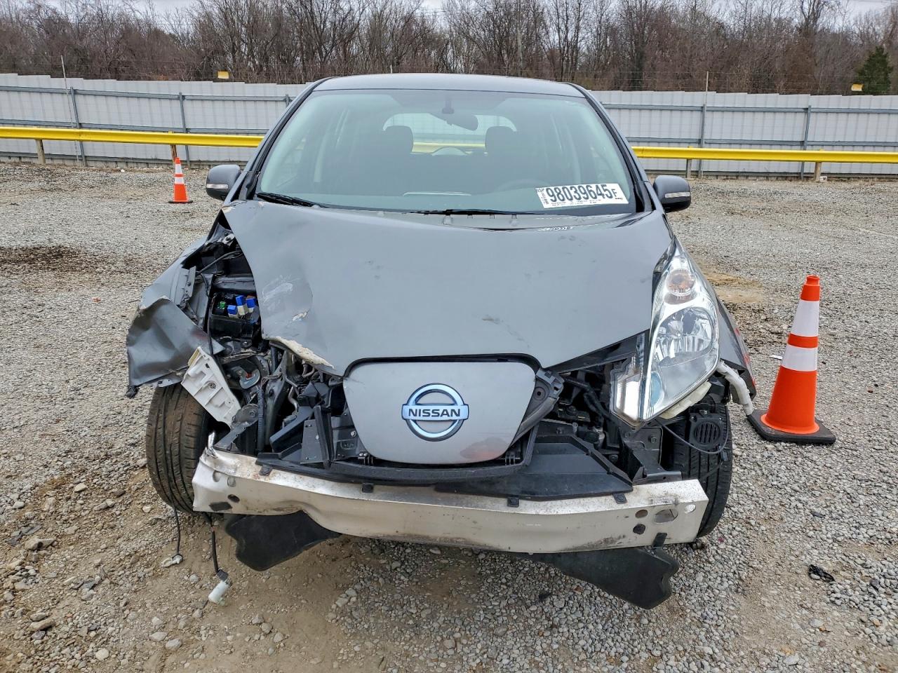 2017 NISSAN LEAF S photo 5
