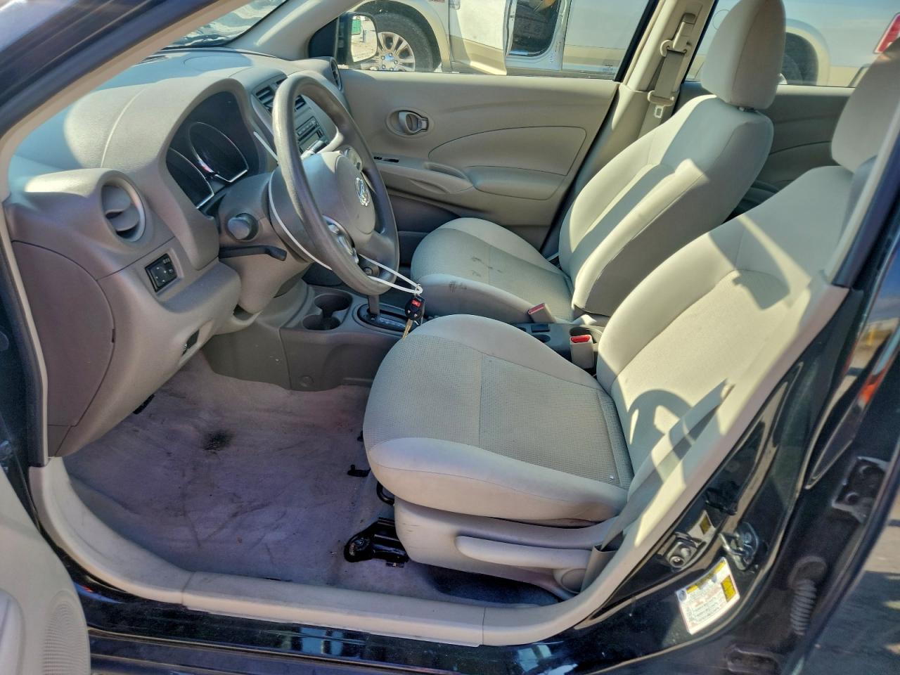 2012 NISSAN VERSA S photo 7