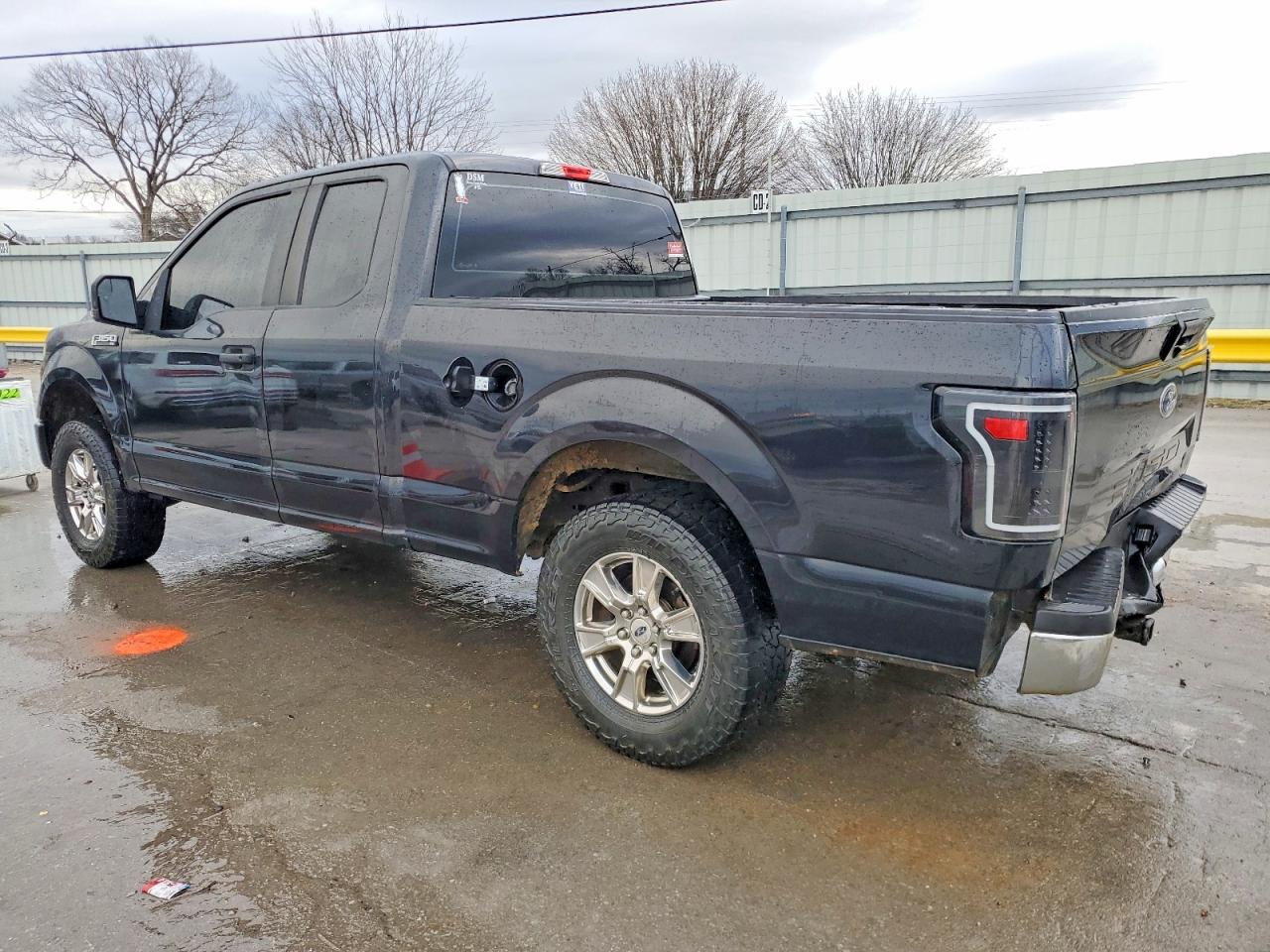 2015 FORD F150 SUPER CAB photo 2