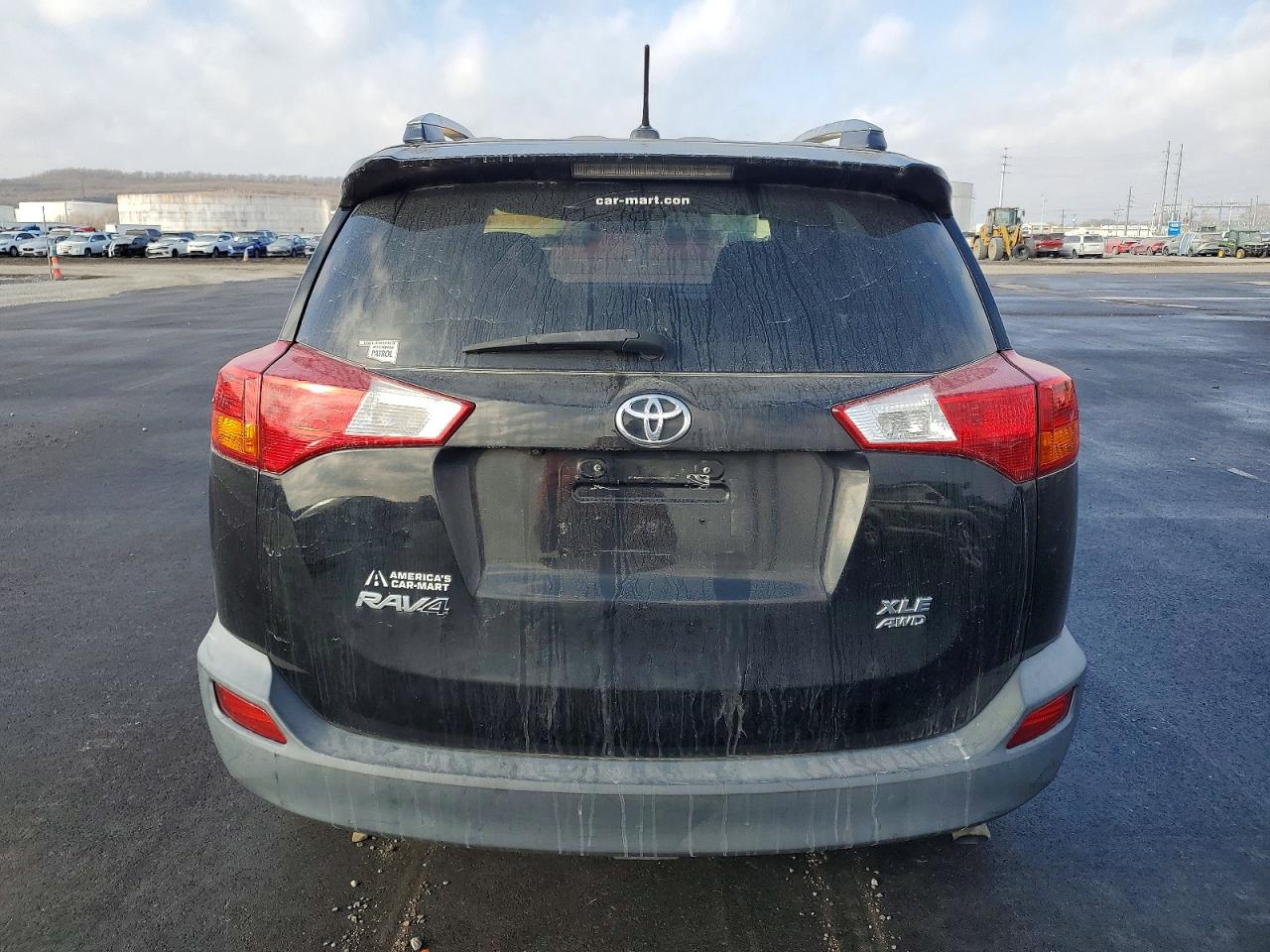 2015 TOYOTA RAV4 XLE photo 6