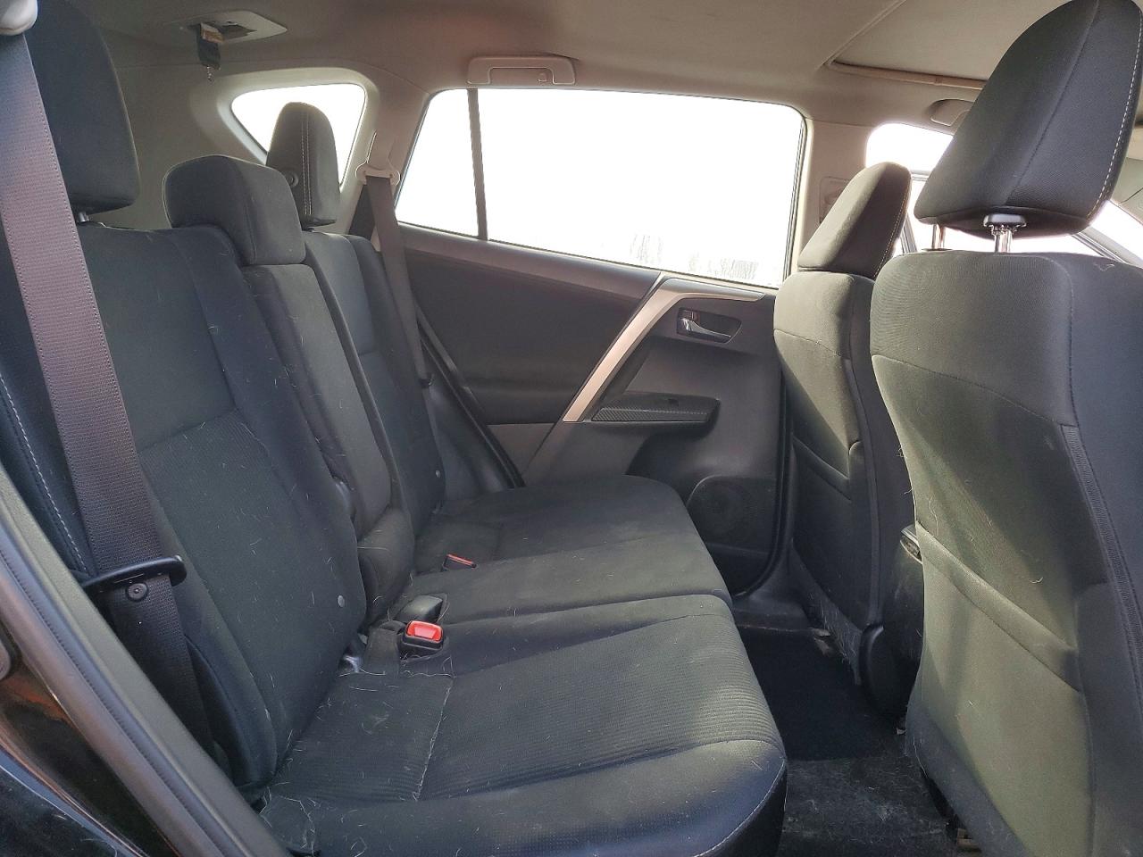 2015 TOYOTA RAV4 XLE photo 11