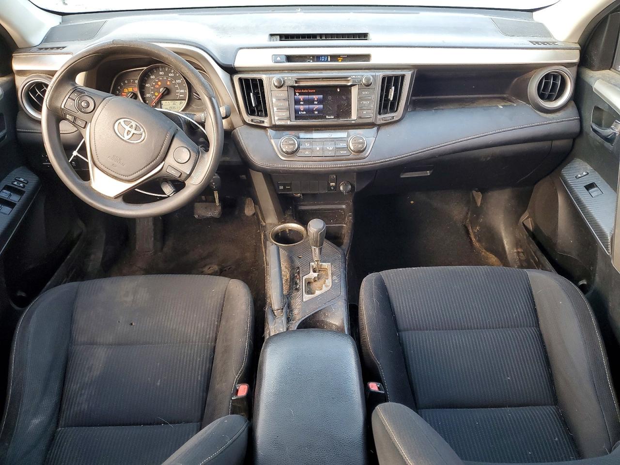 2015 TOYOTA RAV4 XLE photo 8