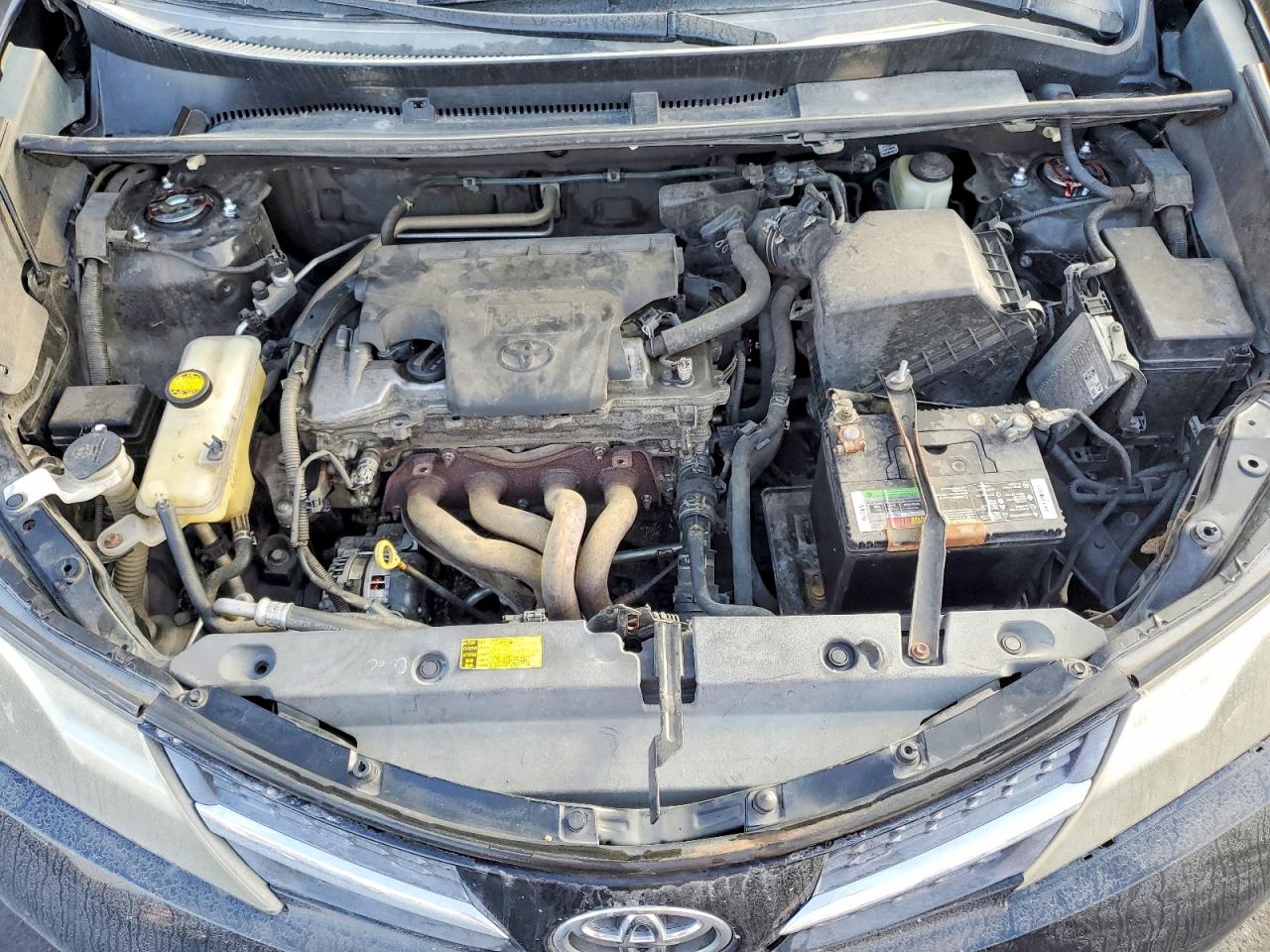 2015 TOYOTA RAV4 XLE photo 12