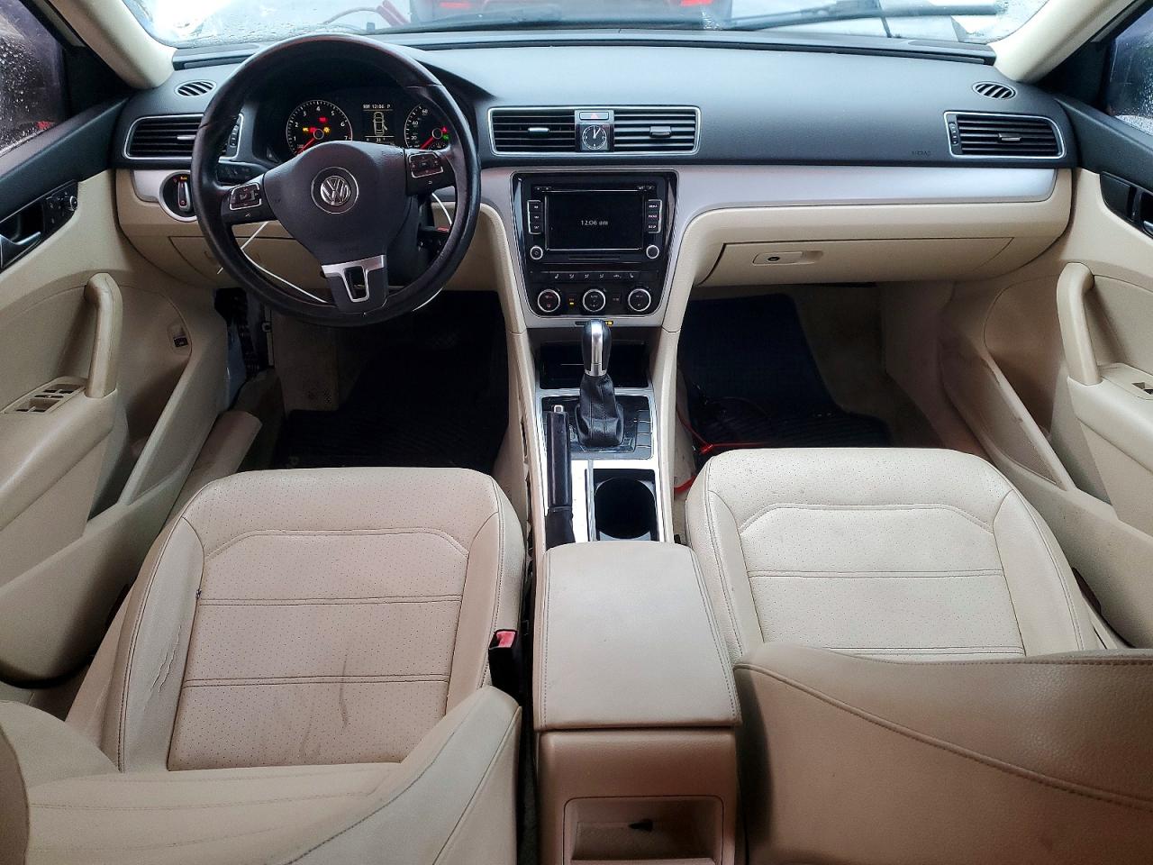 2012 VOLKSWAGEN PASSAT SE photo 8