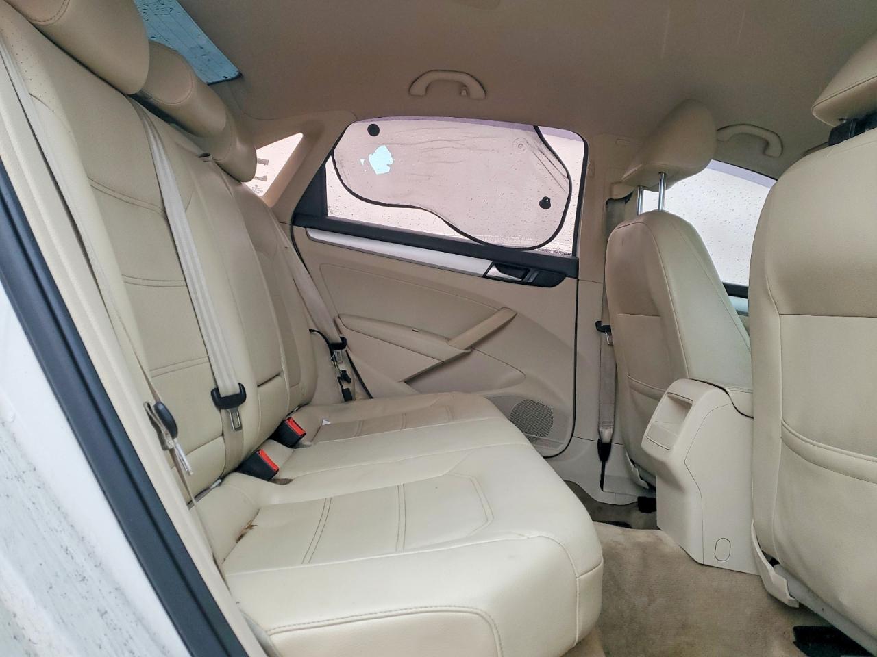 2012 VOLKSWAGEN PASSAT SE photo 10