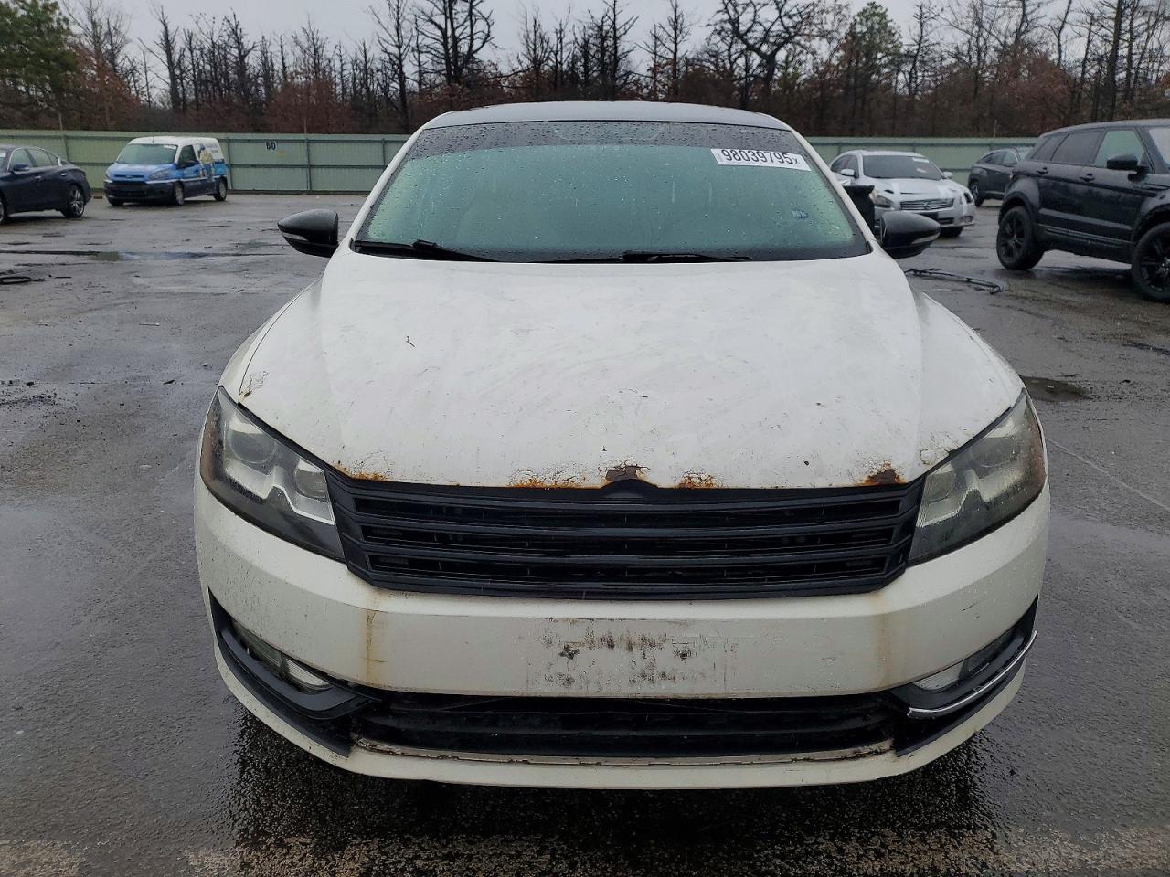 2012 VOLKSWAGEN PASSAT SE photo 5