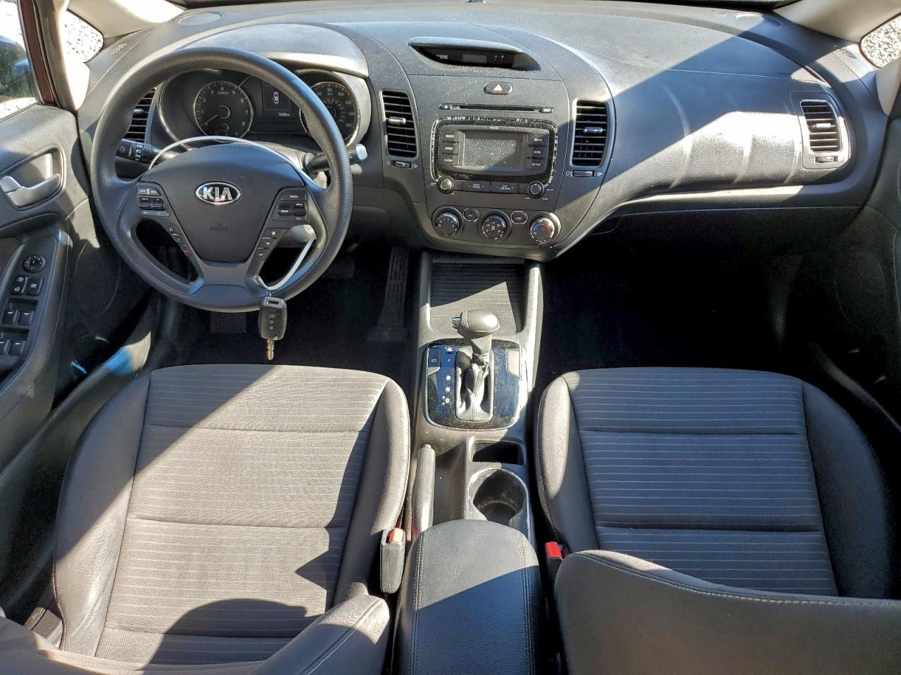 2017 KIA FORTE LX photo 8