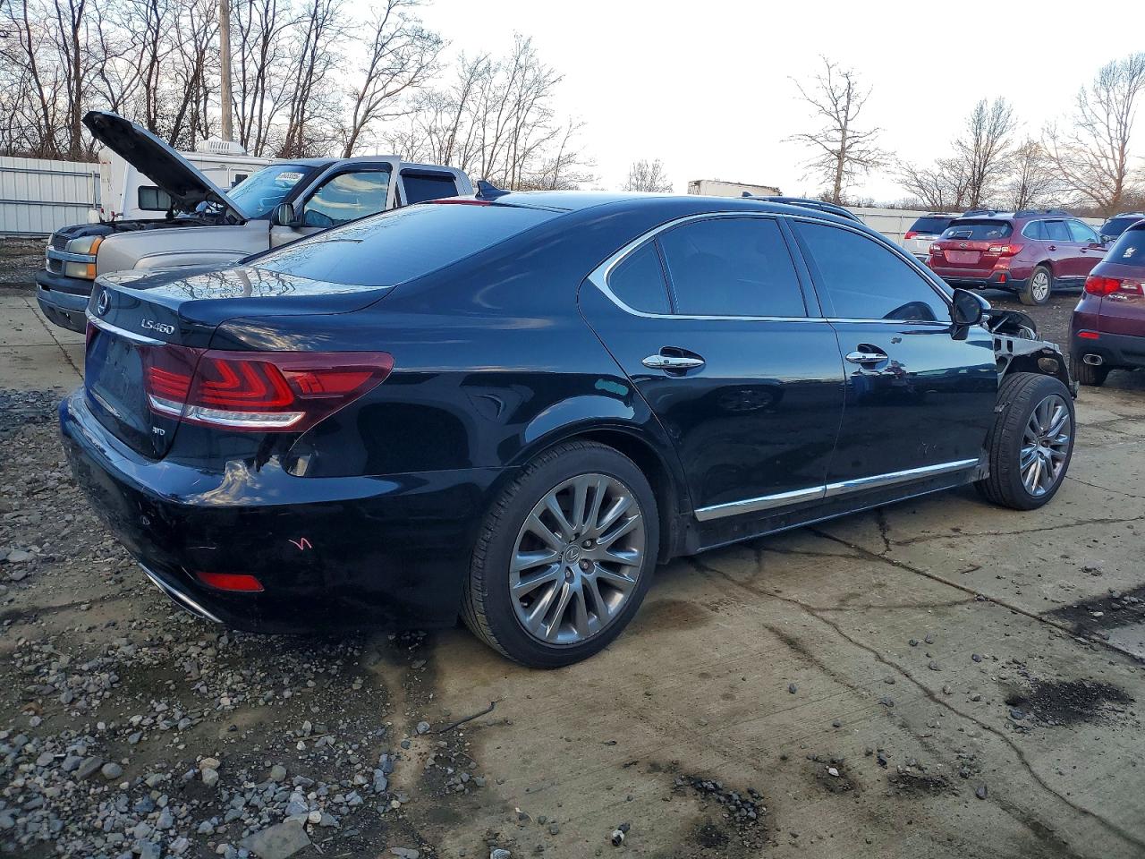 2013 LEXUS LS 460 photo 3