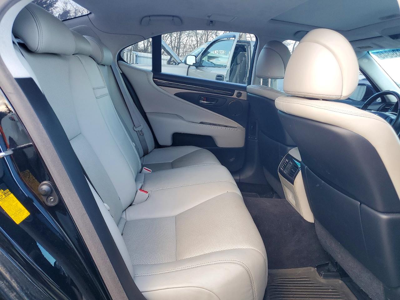 2013 LEXUS LS 460 photo 10