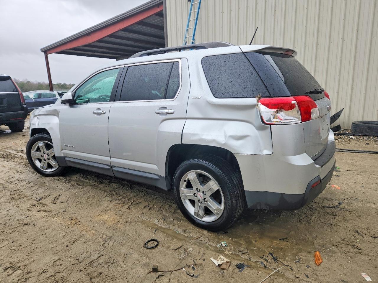 2013 GMC TERRAIN SLT photo 2