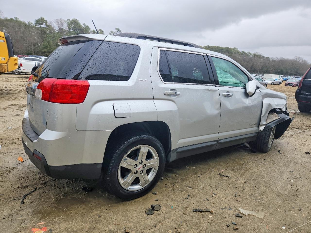 2013 GMC TERRAIN SLT photo 3