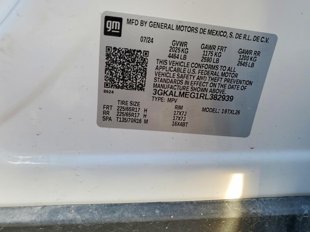 2024 GMC TERRAIN SLE photo 13