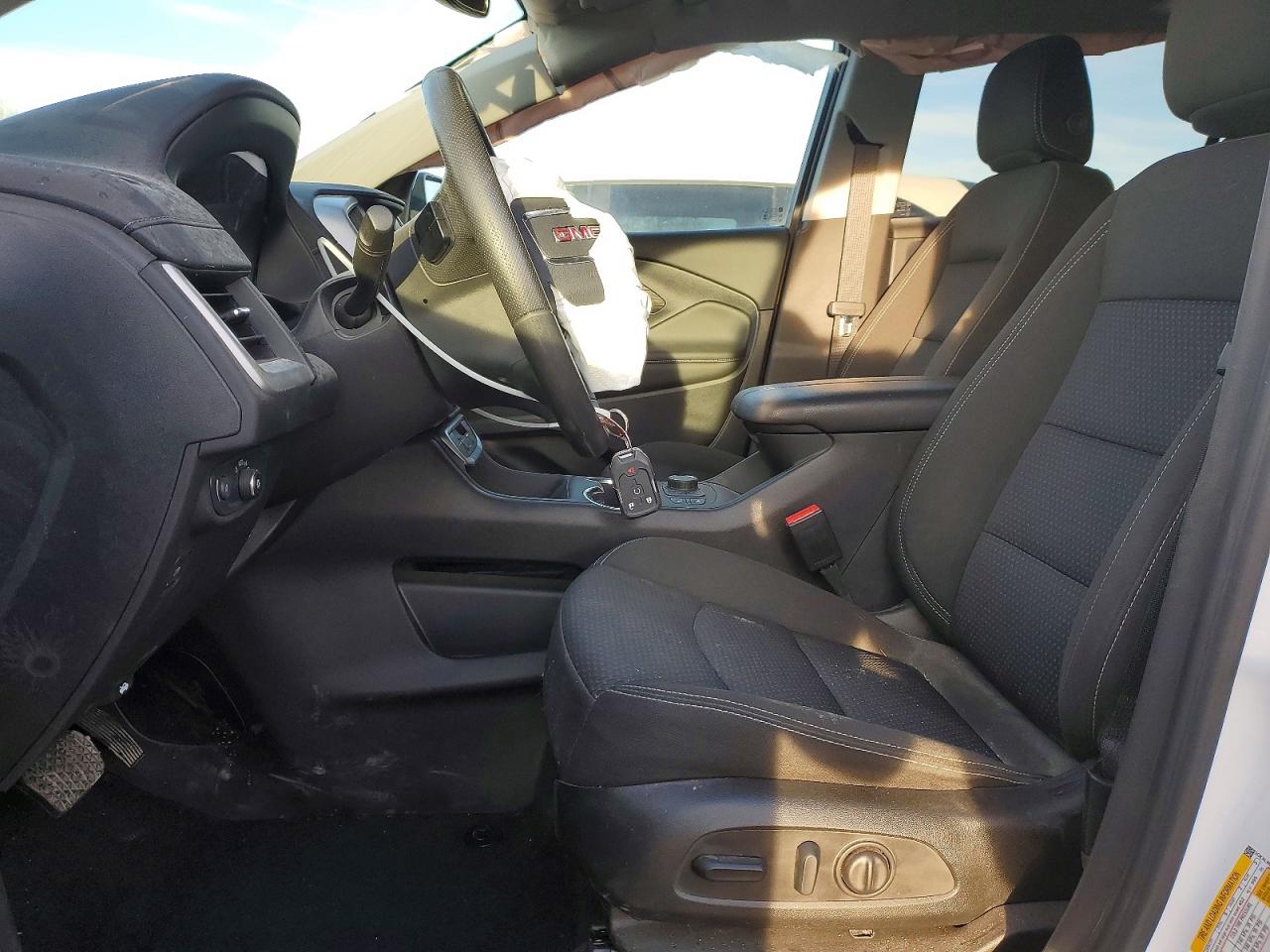 2024 GMC TERRAIN SLE photo 7