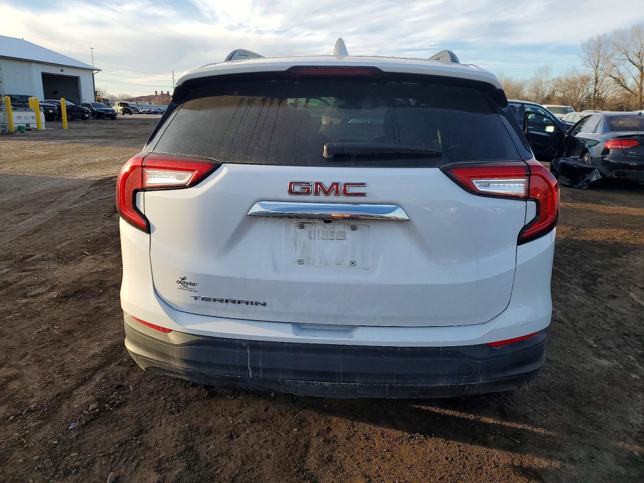 2024 GMC TERRAIN SLE photo 6