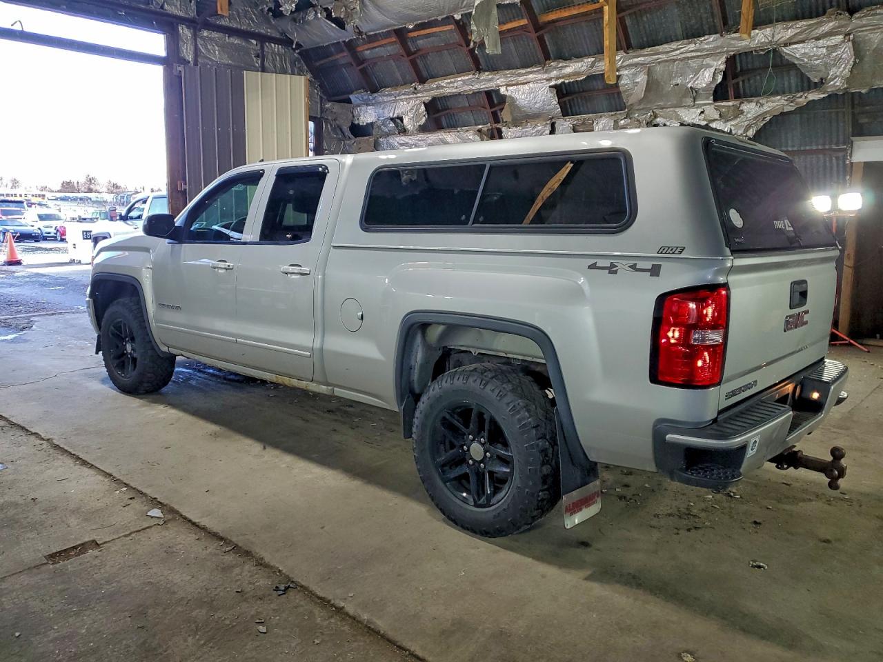 2015 GMC SIERRA K1500 photo 2