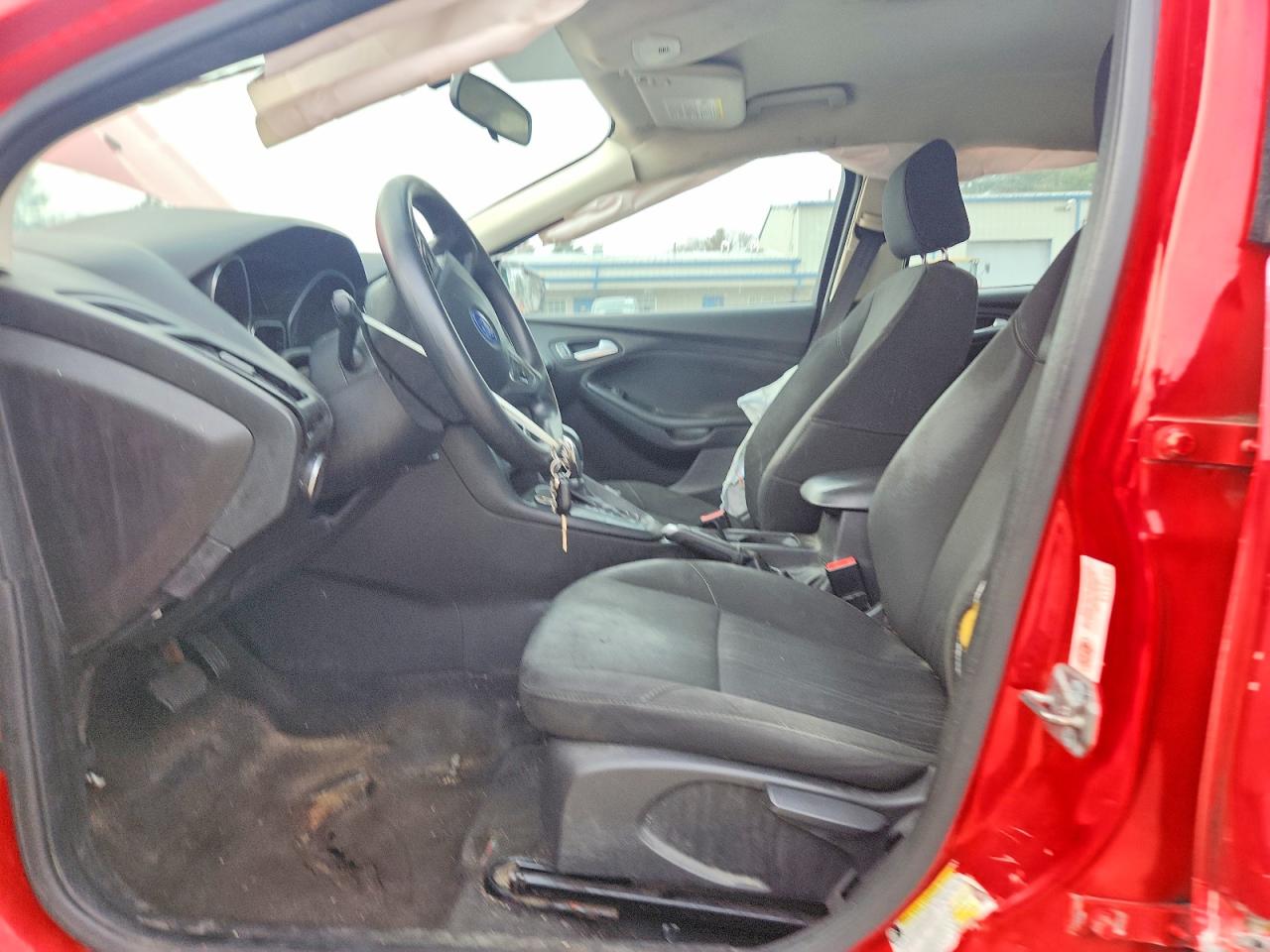2017 FORD FOCUS SE photo 7